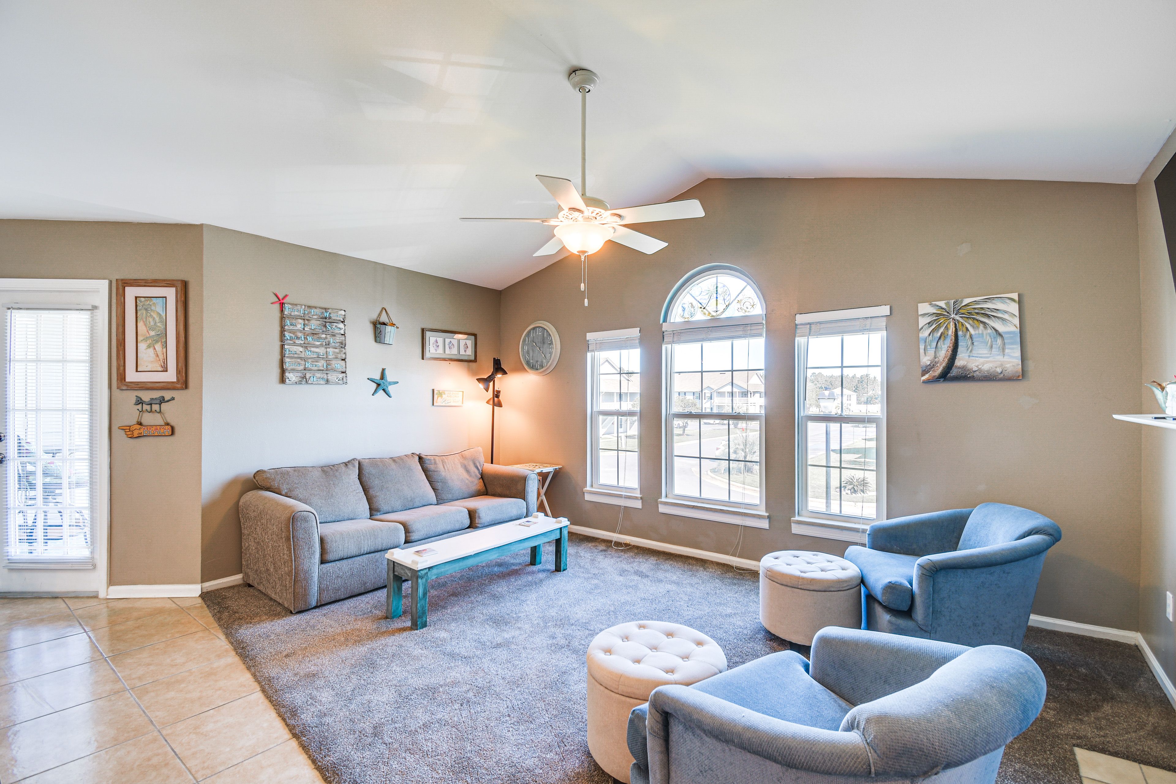 Living Room | Queen Sleeper Sofa