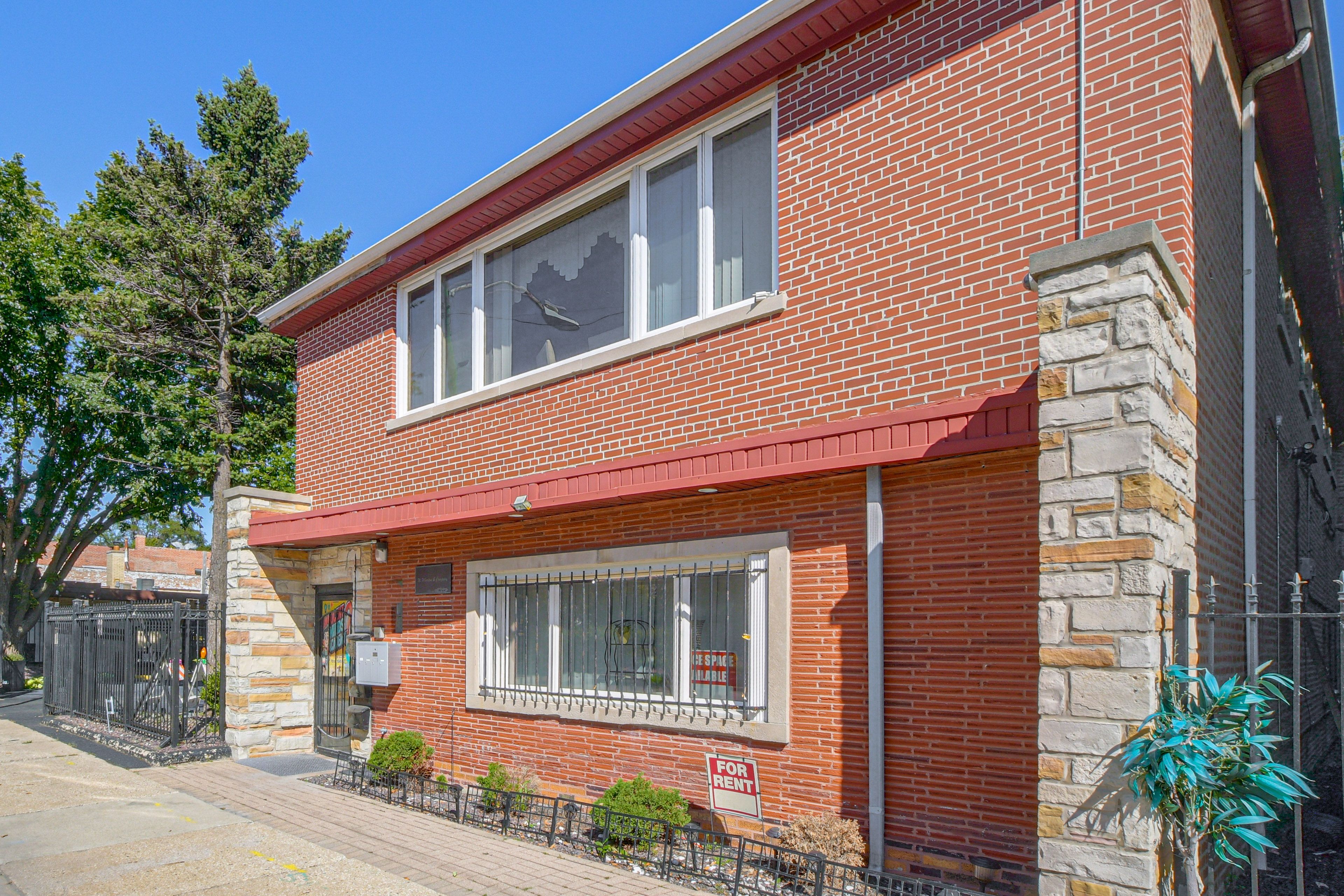 Property Exterior | Single-Level Studio