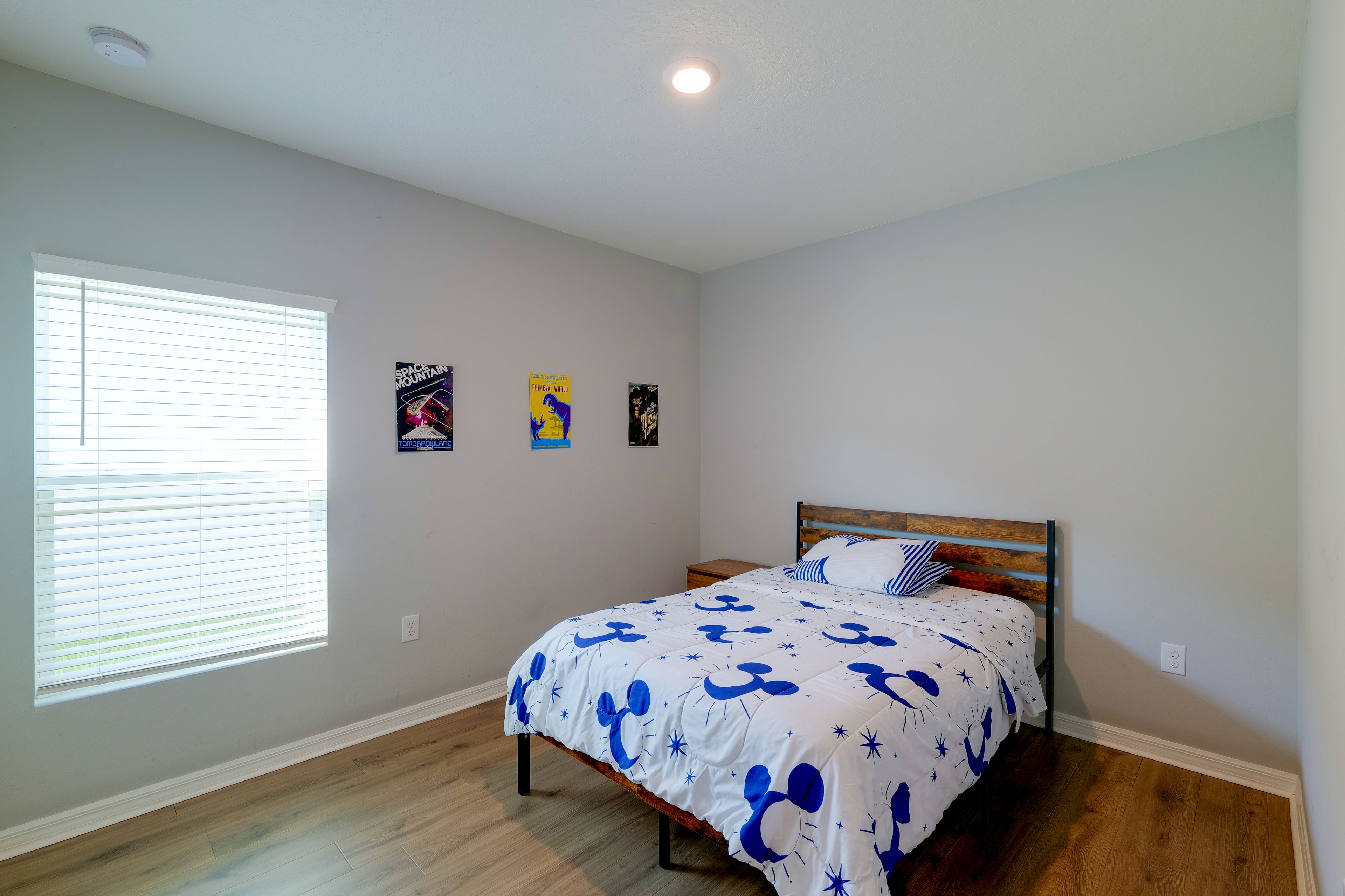 Bedroom 2 | Queen Bed