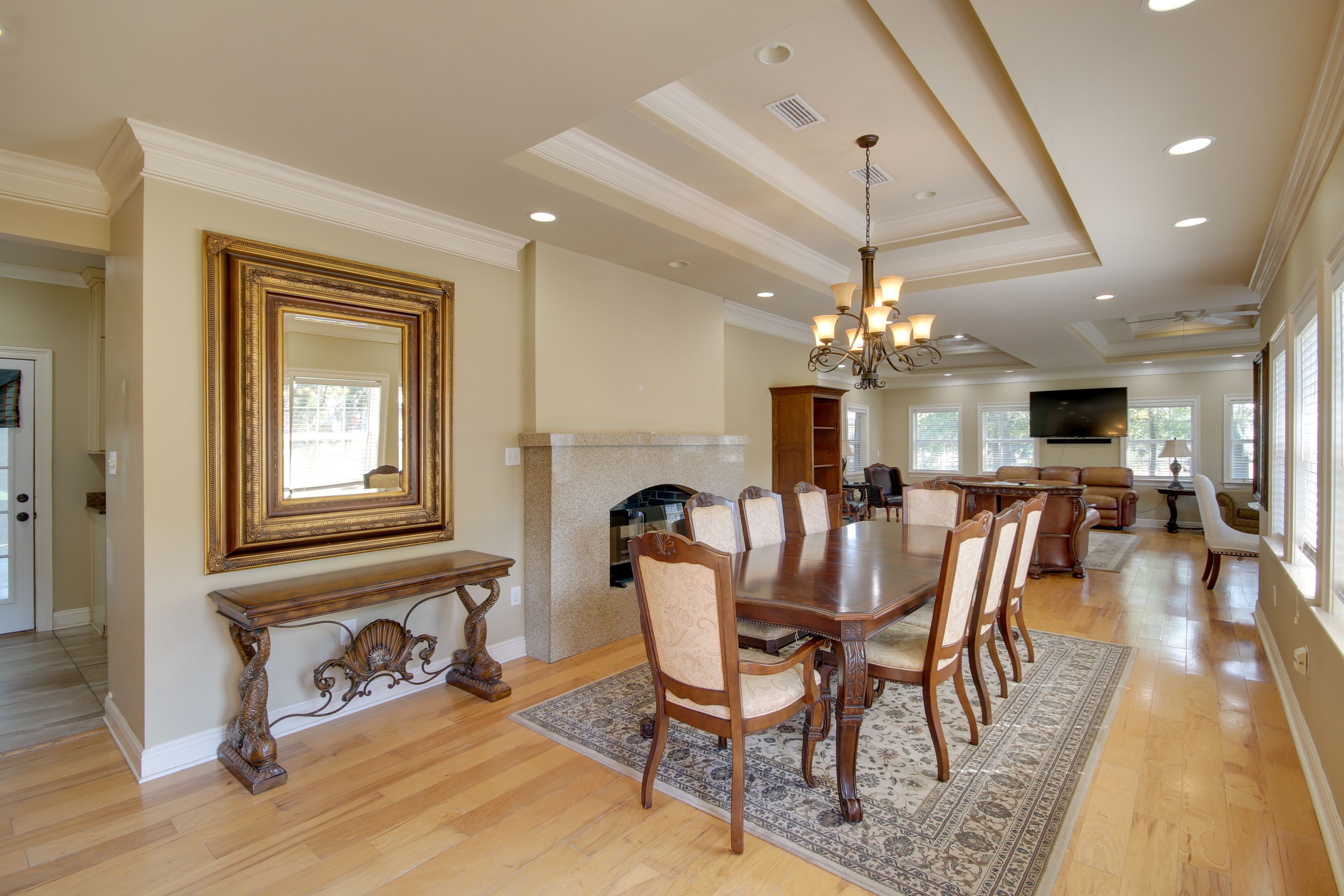 Dining Room | Dishware/Flatware Provided