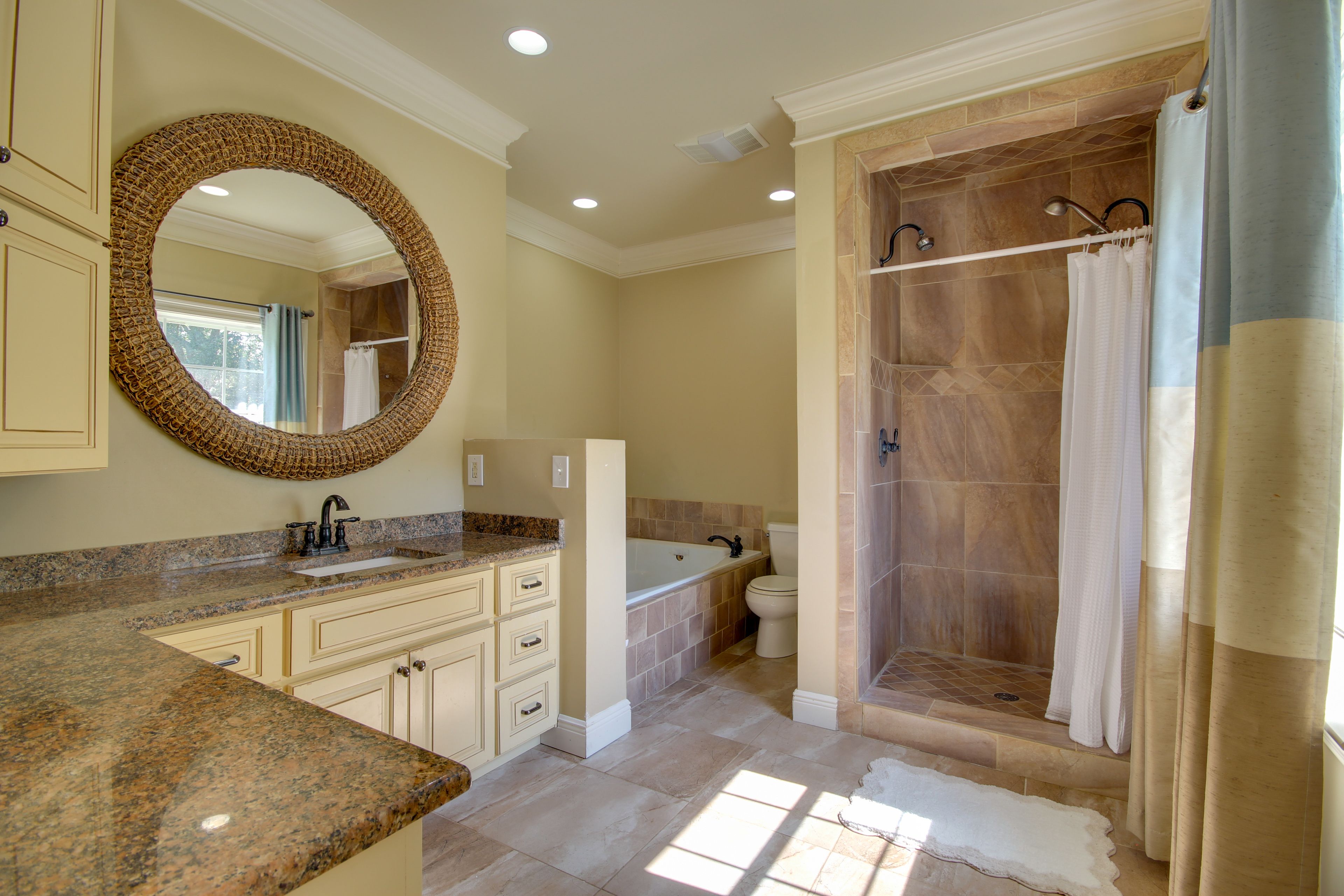 Bathroom | Jetted Tub