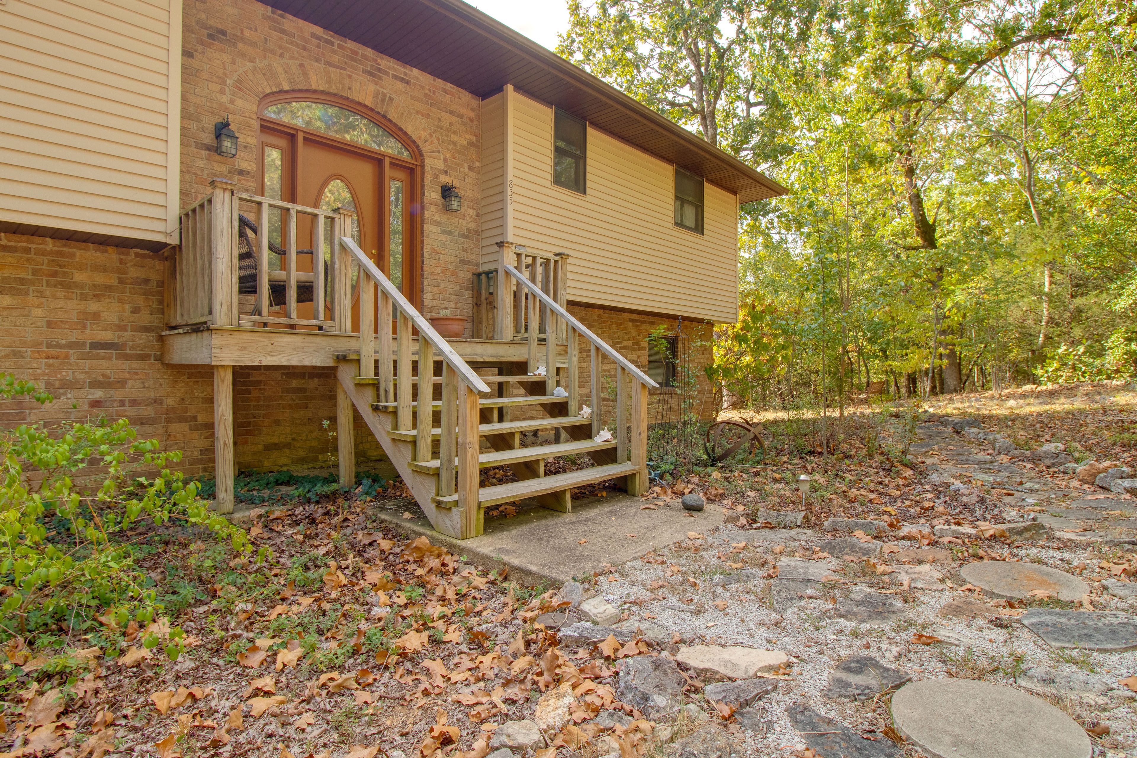 Carport Parking | 5-8 Vehicles