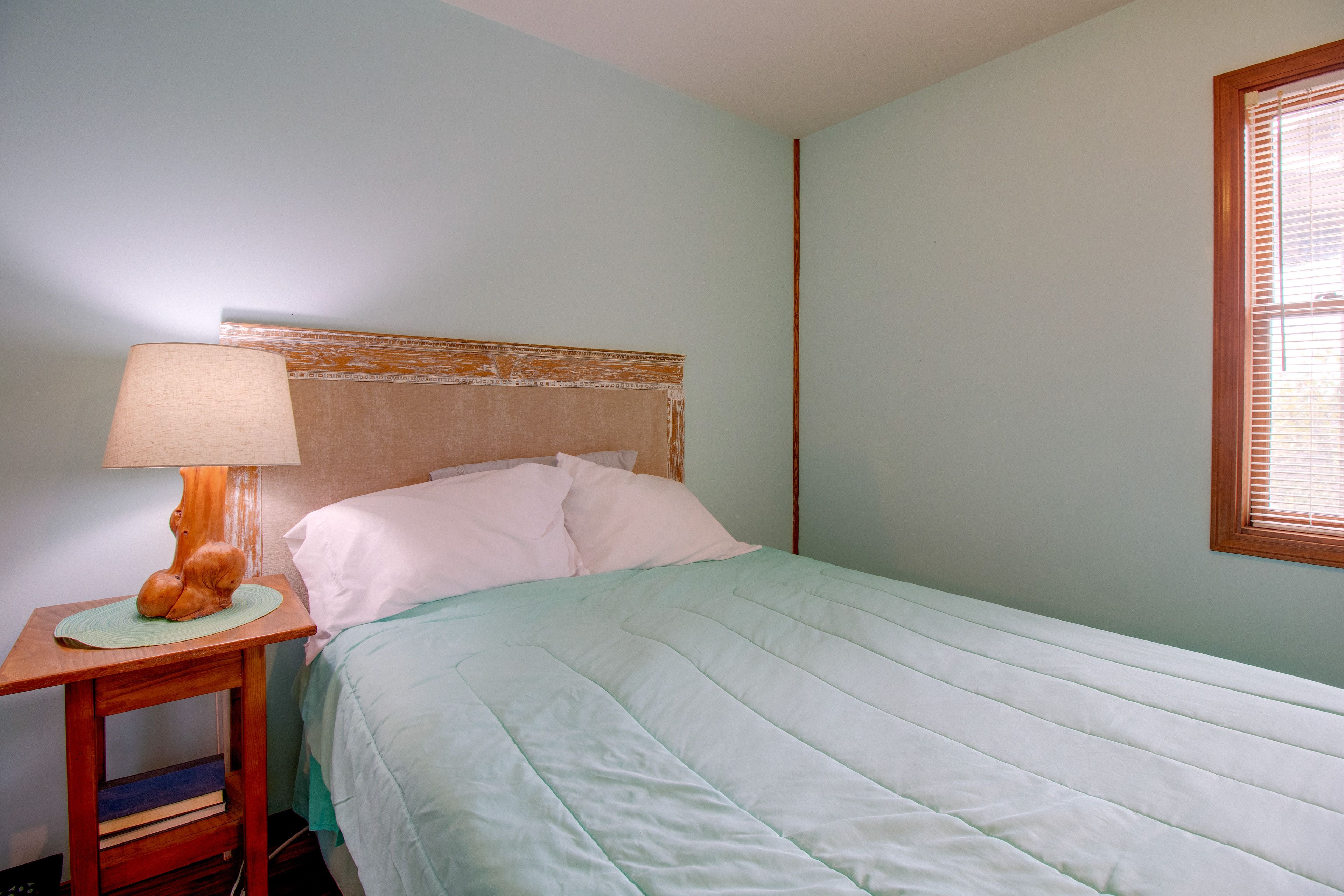 Bedroom 3 | Queen Bed