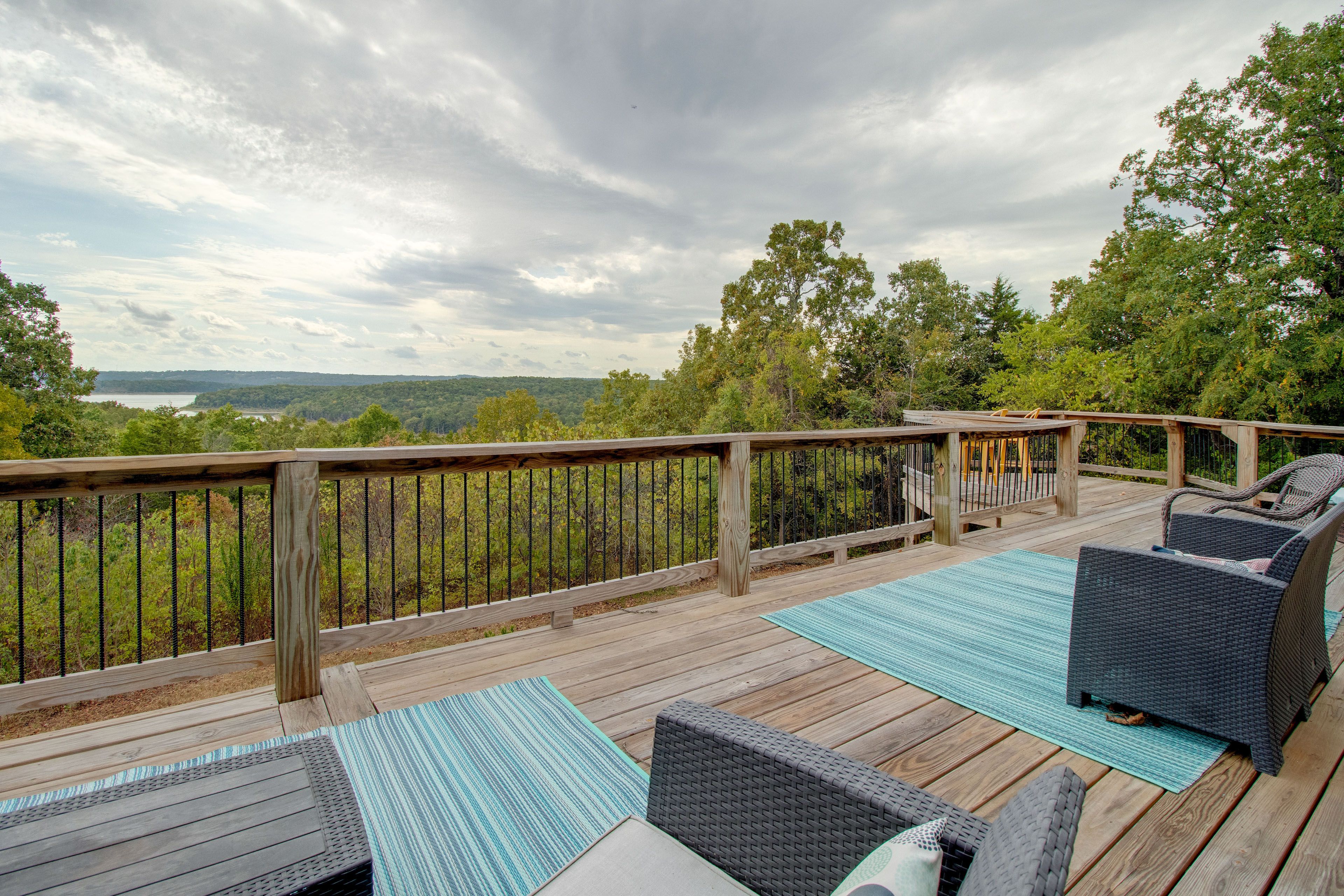 Mountain Home Vacation Rental | 4BR | 2.5BA | 1,500 Sq Ft | 7 Steps to Enter