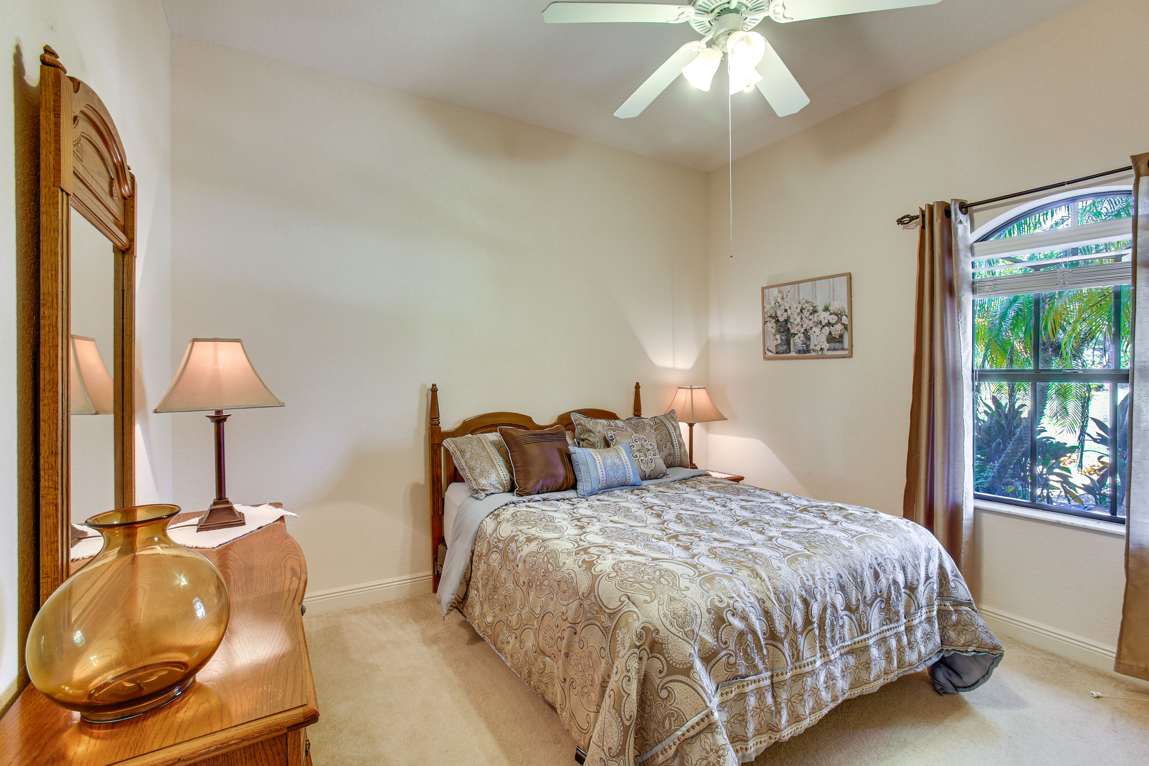 Bedroom | Full Bed