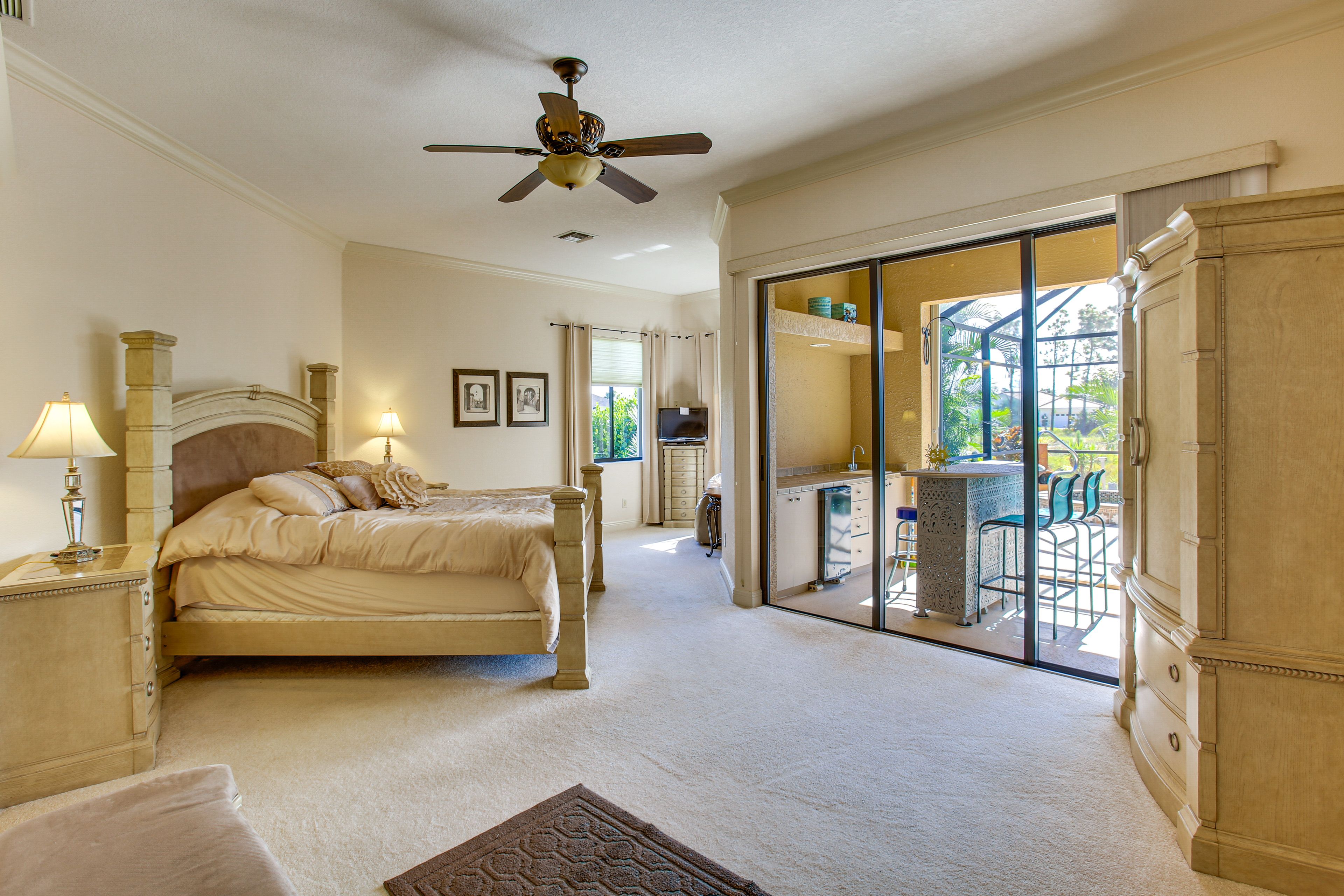Bedroom | King Bed