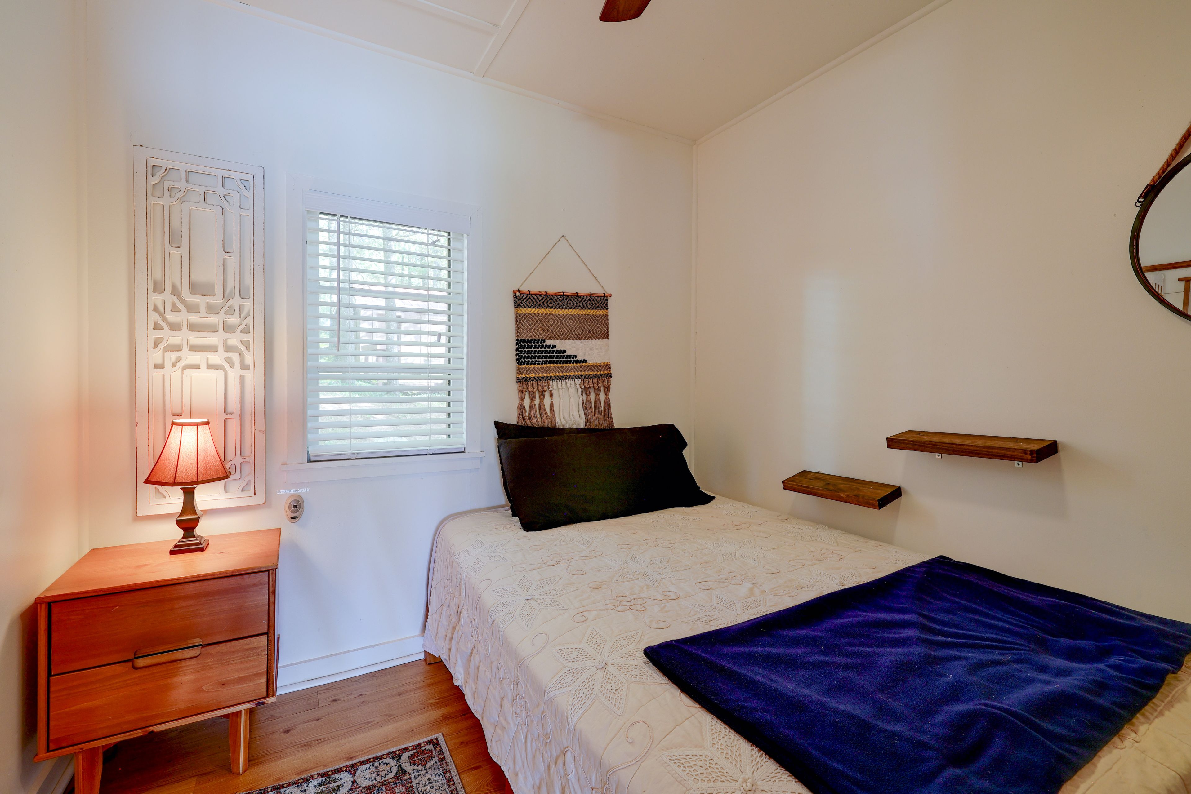Bedroom 2 | Queen Bed