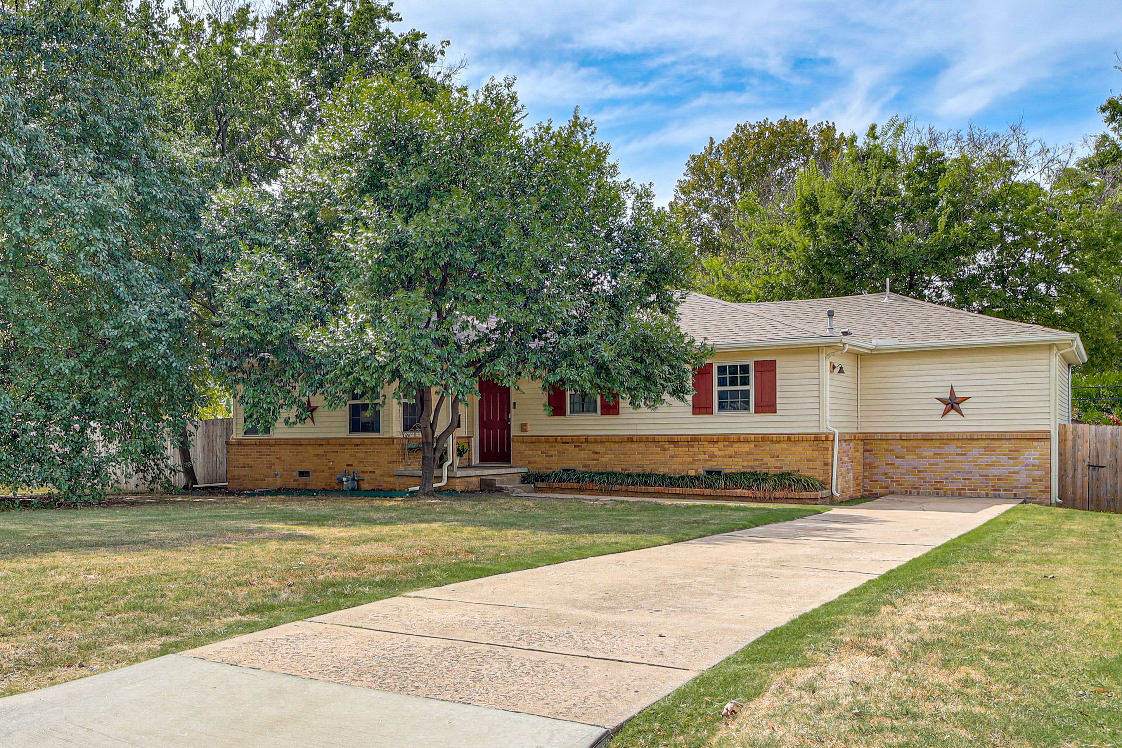 Property Exterior | Single-Story Home