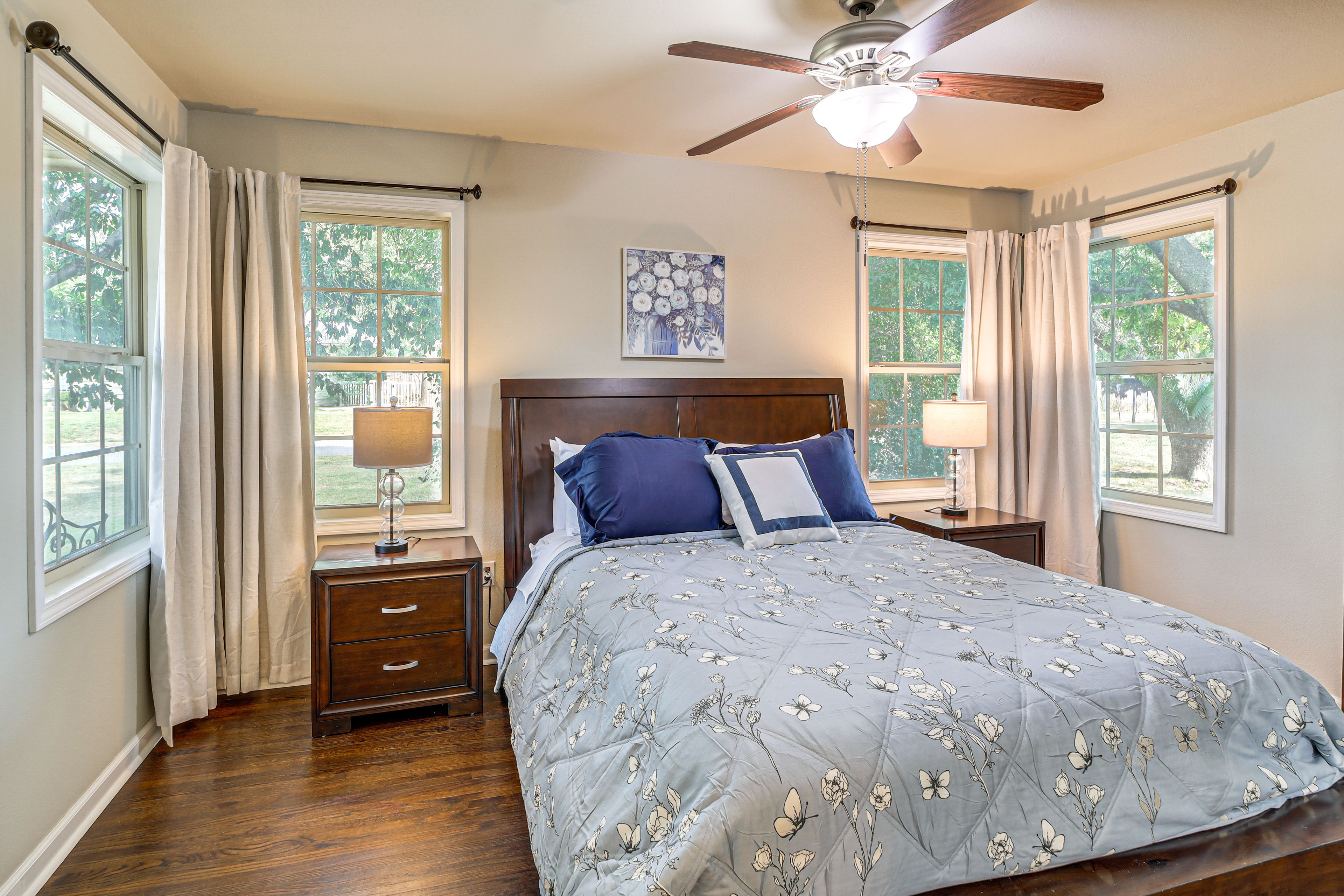 Bedroom 2 | Queen Bed
