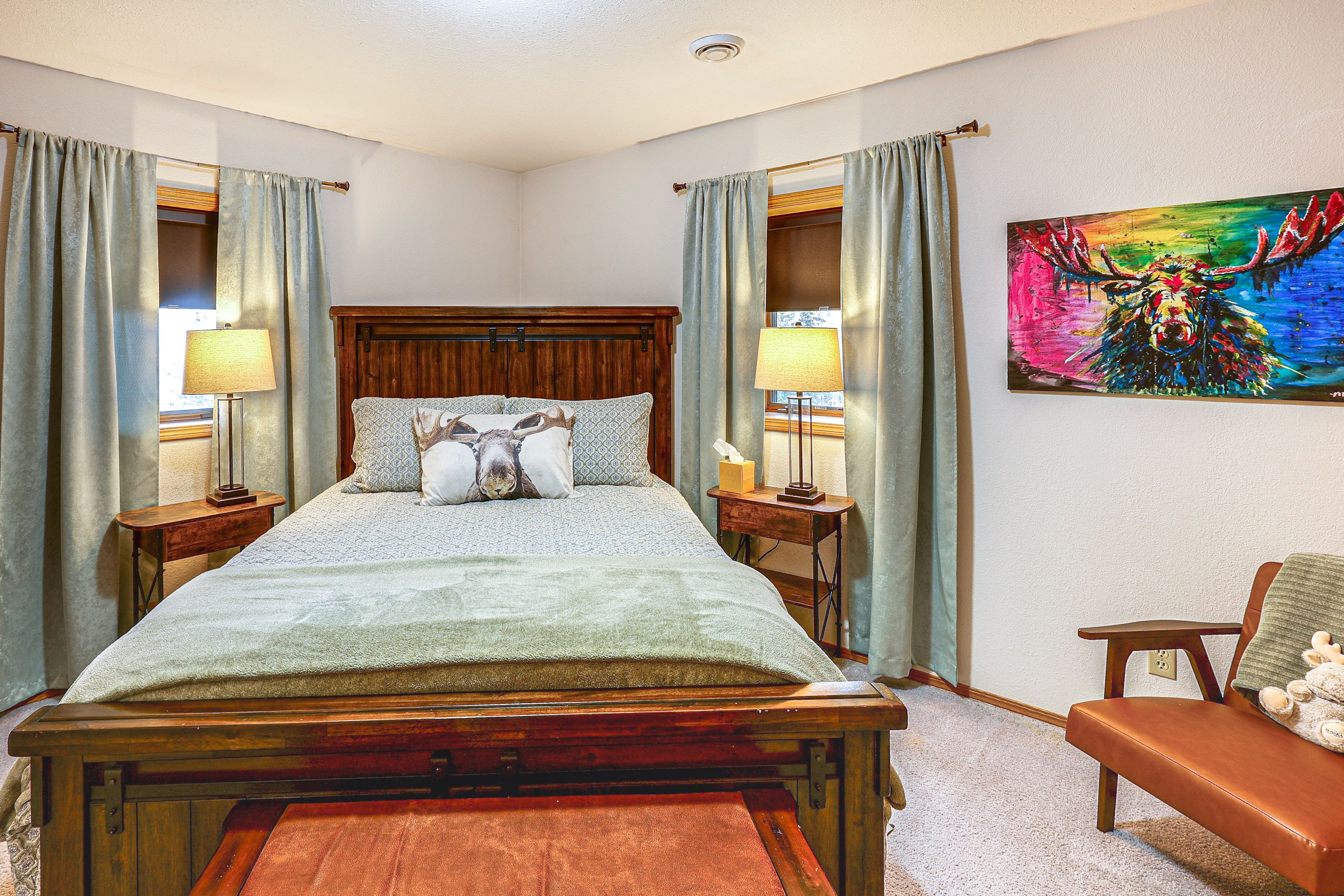 Bedroom | Queen Bed