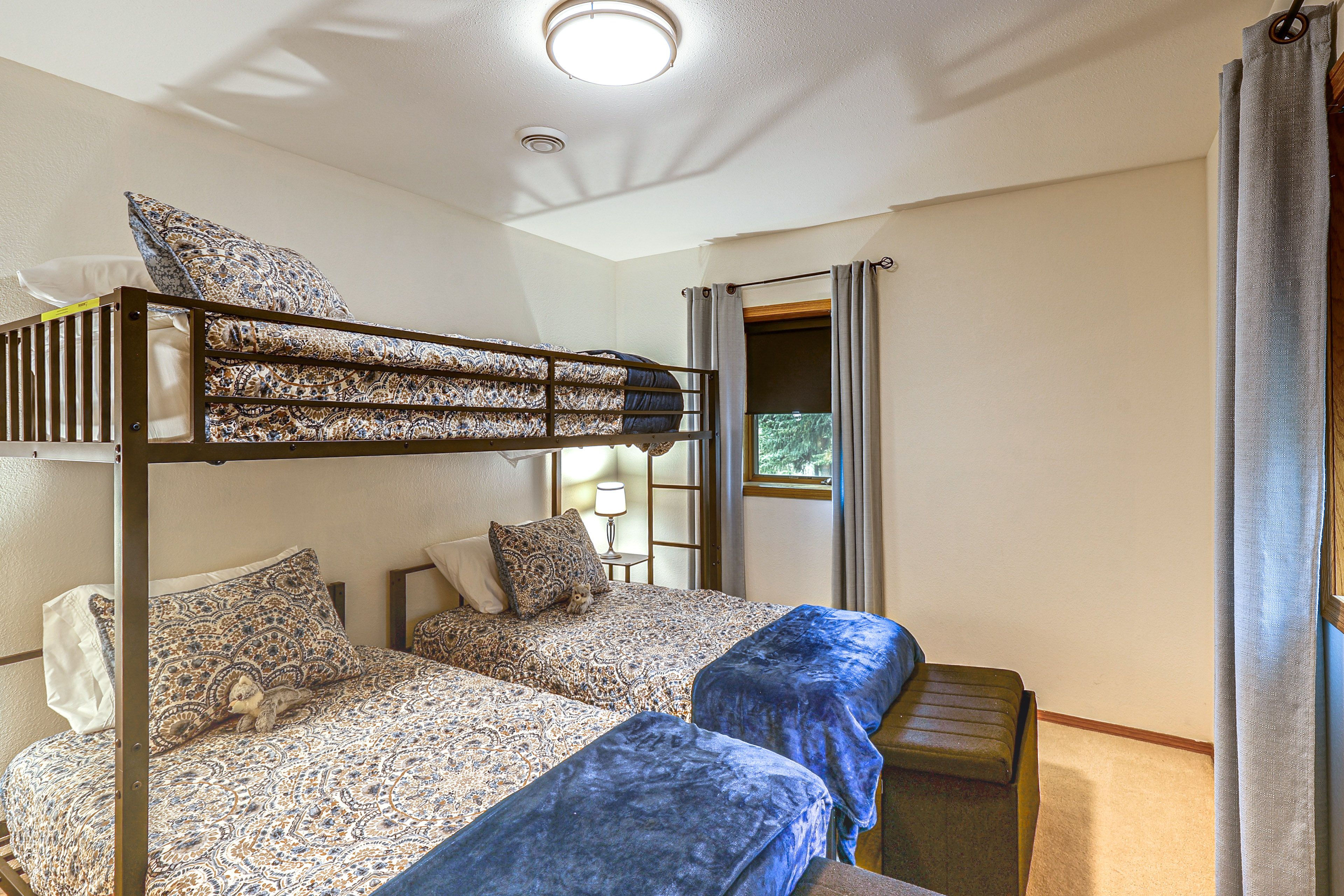 Bedroom | 2 Twin Beds | Lofted Twin Bed