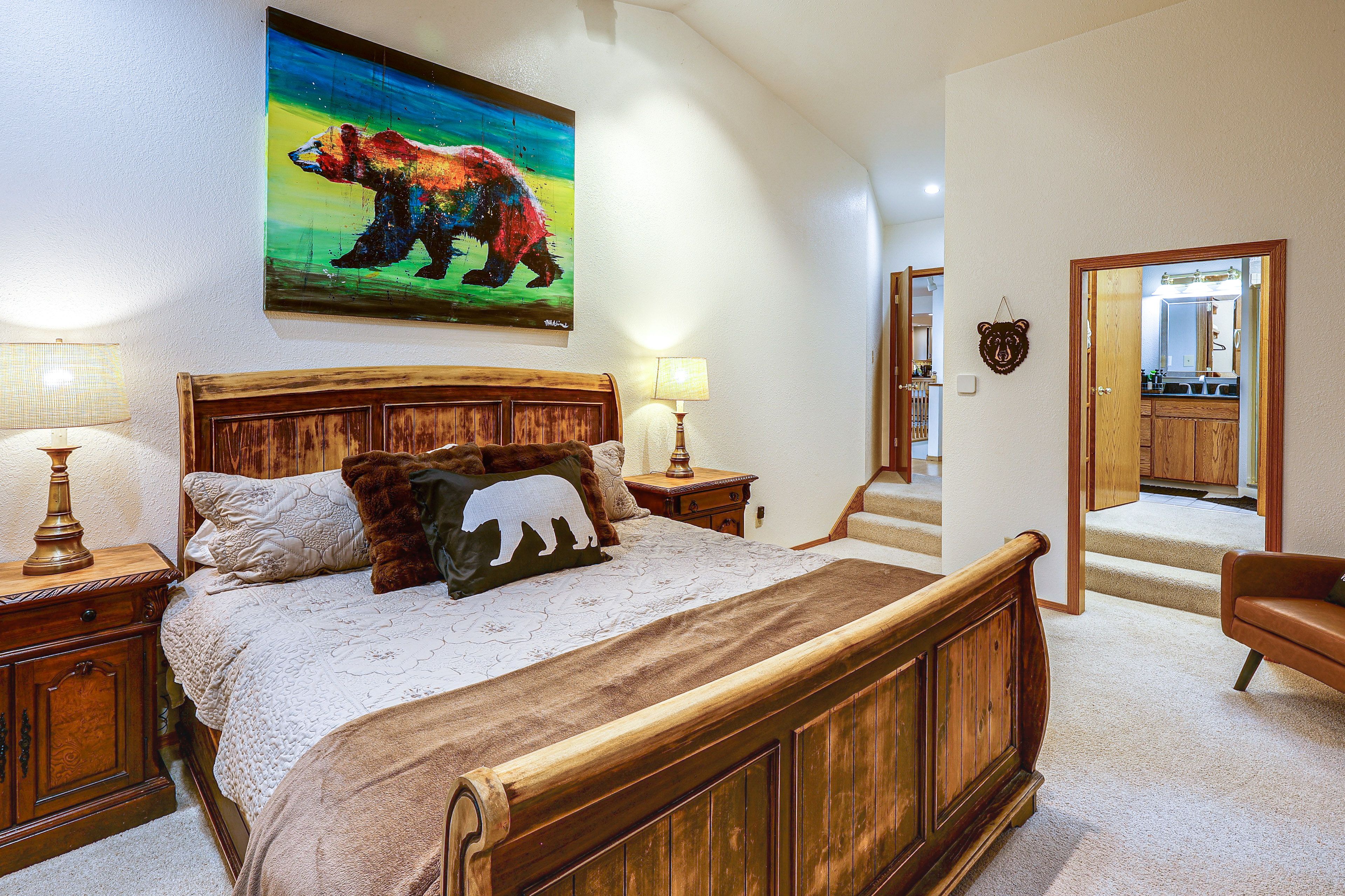 Bedroom | King Bed | Smart TV | 2nd Floor