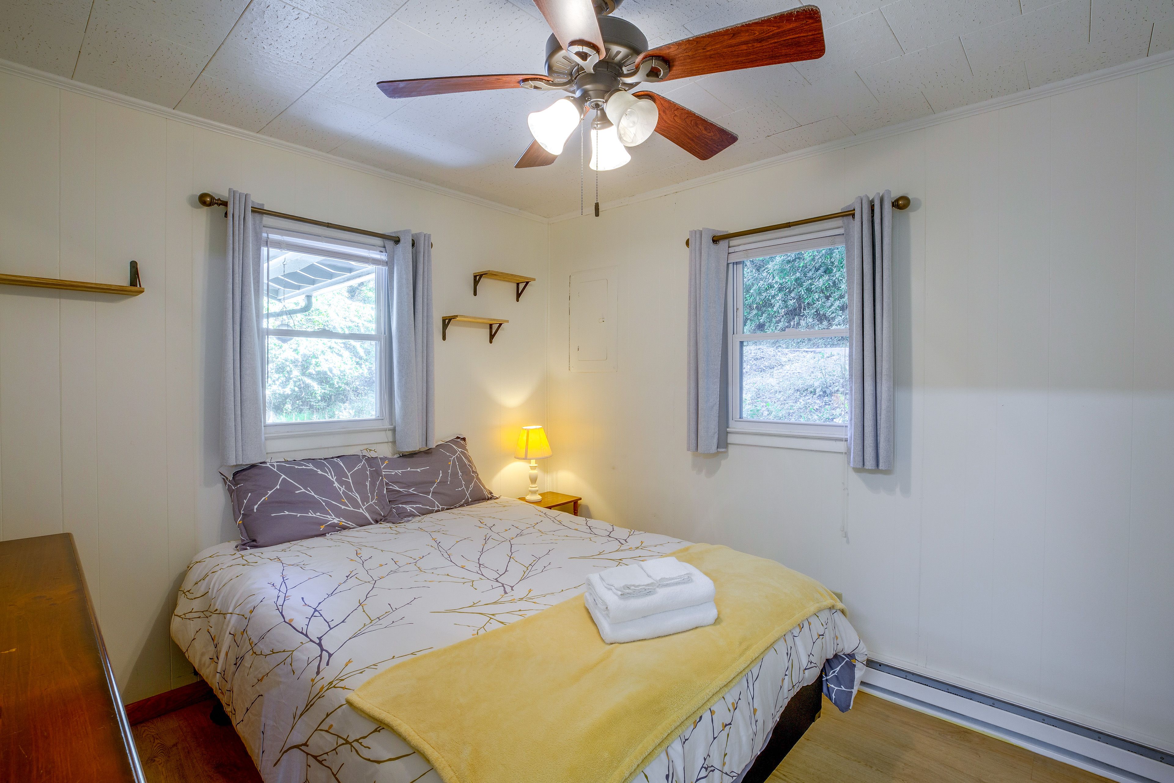 Bedroom 2 | Queen Bed
