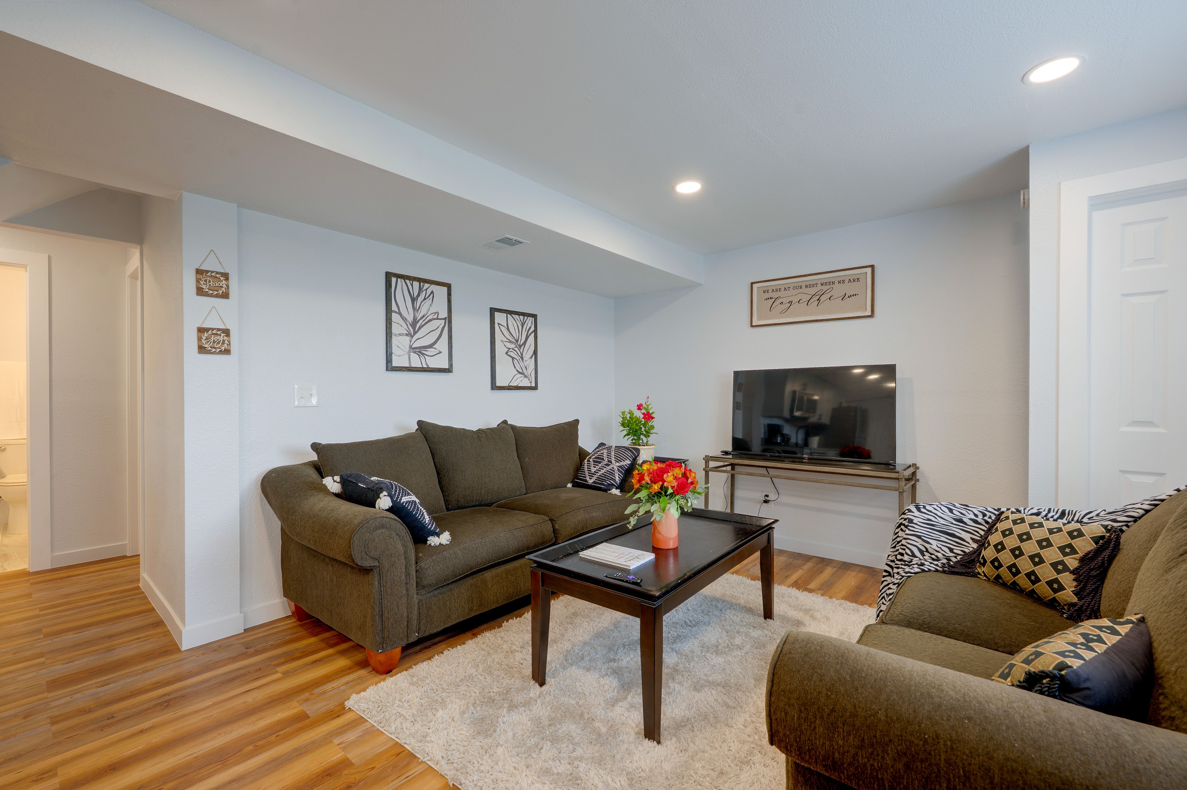 Living Room | Smart TV