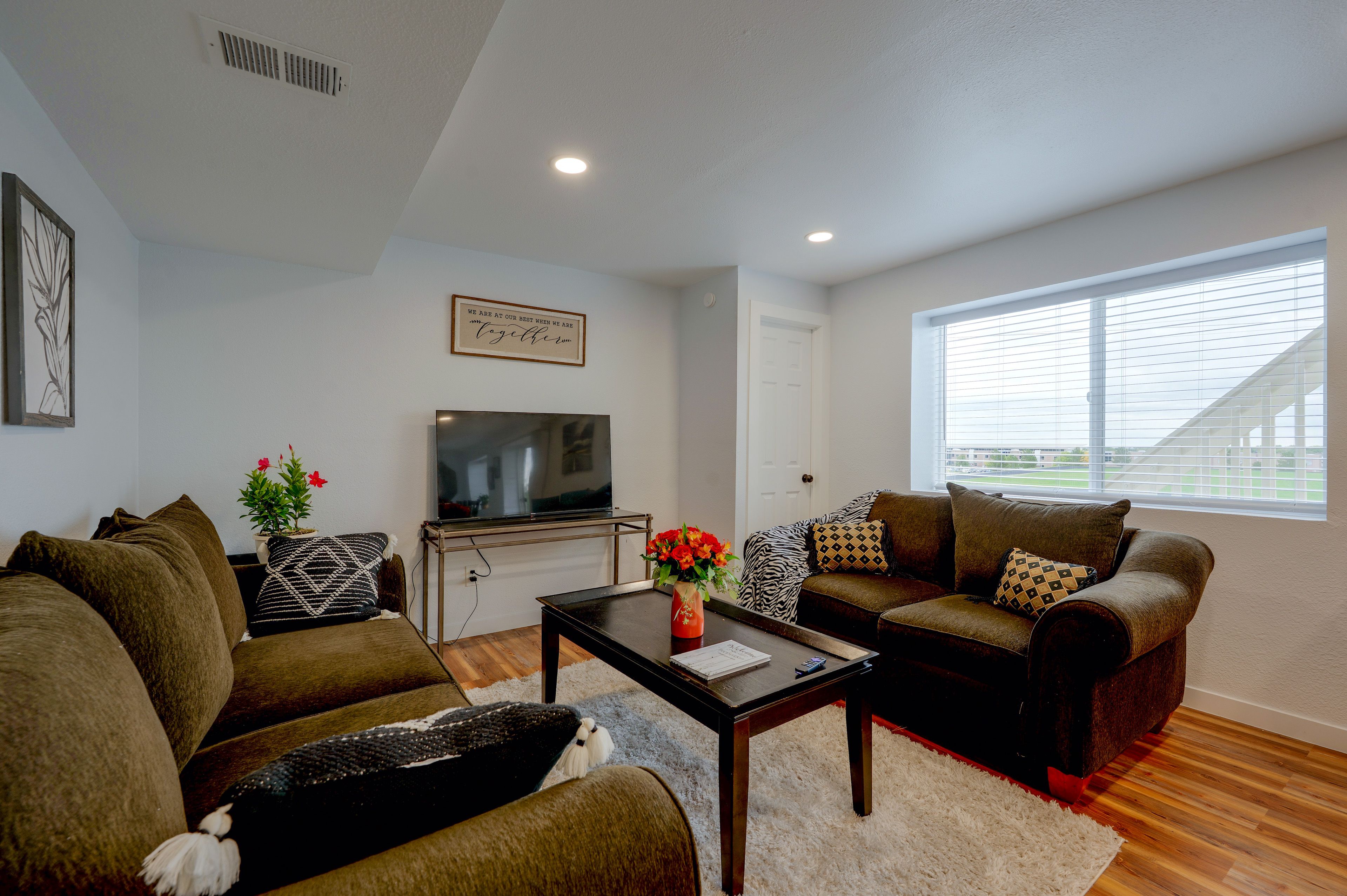 Aurora Vacation Rental | 2BR | 1BA | 1,000 Sq Ft