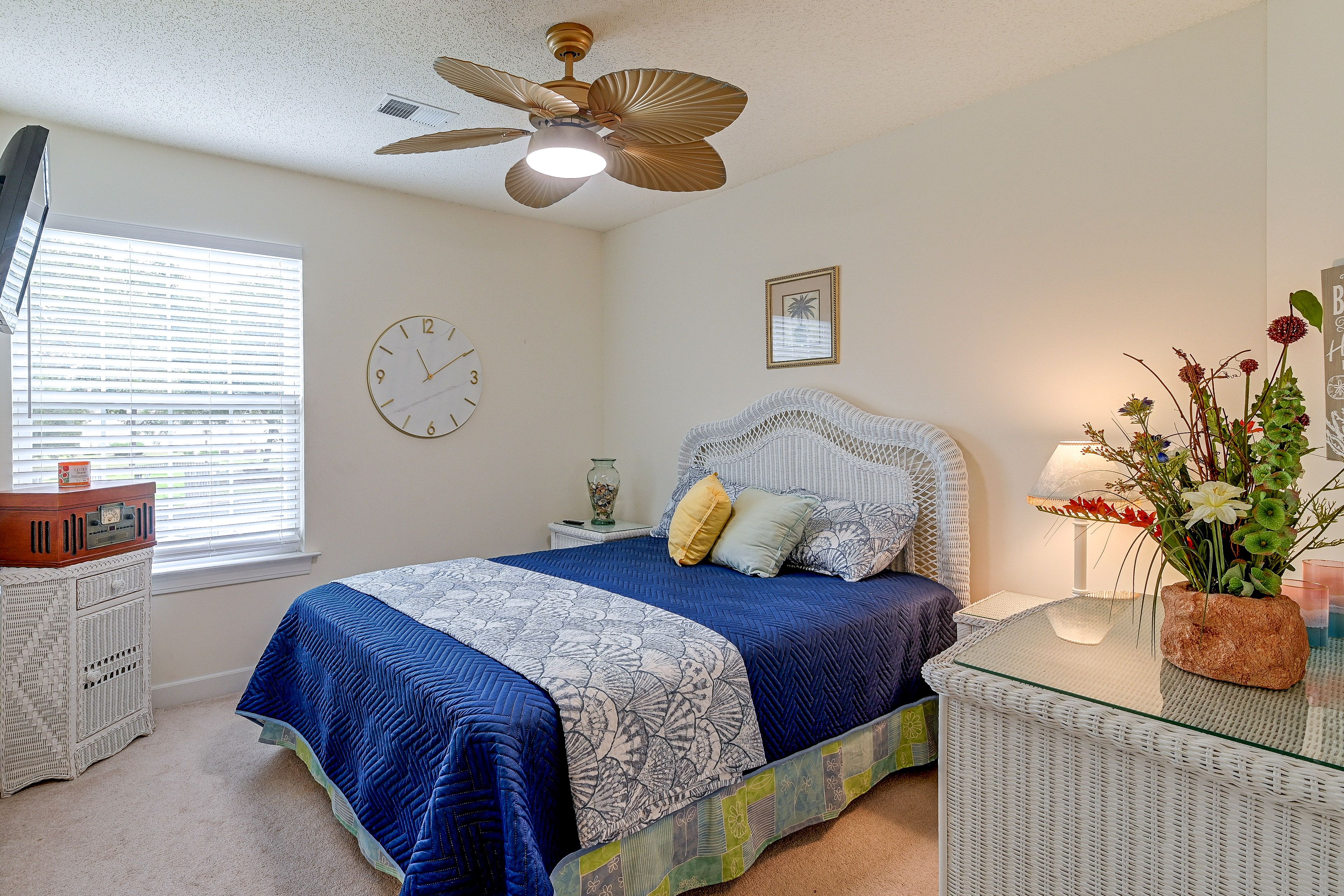 Bedroom 2 | Queen Bed