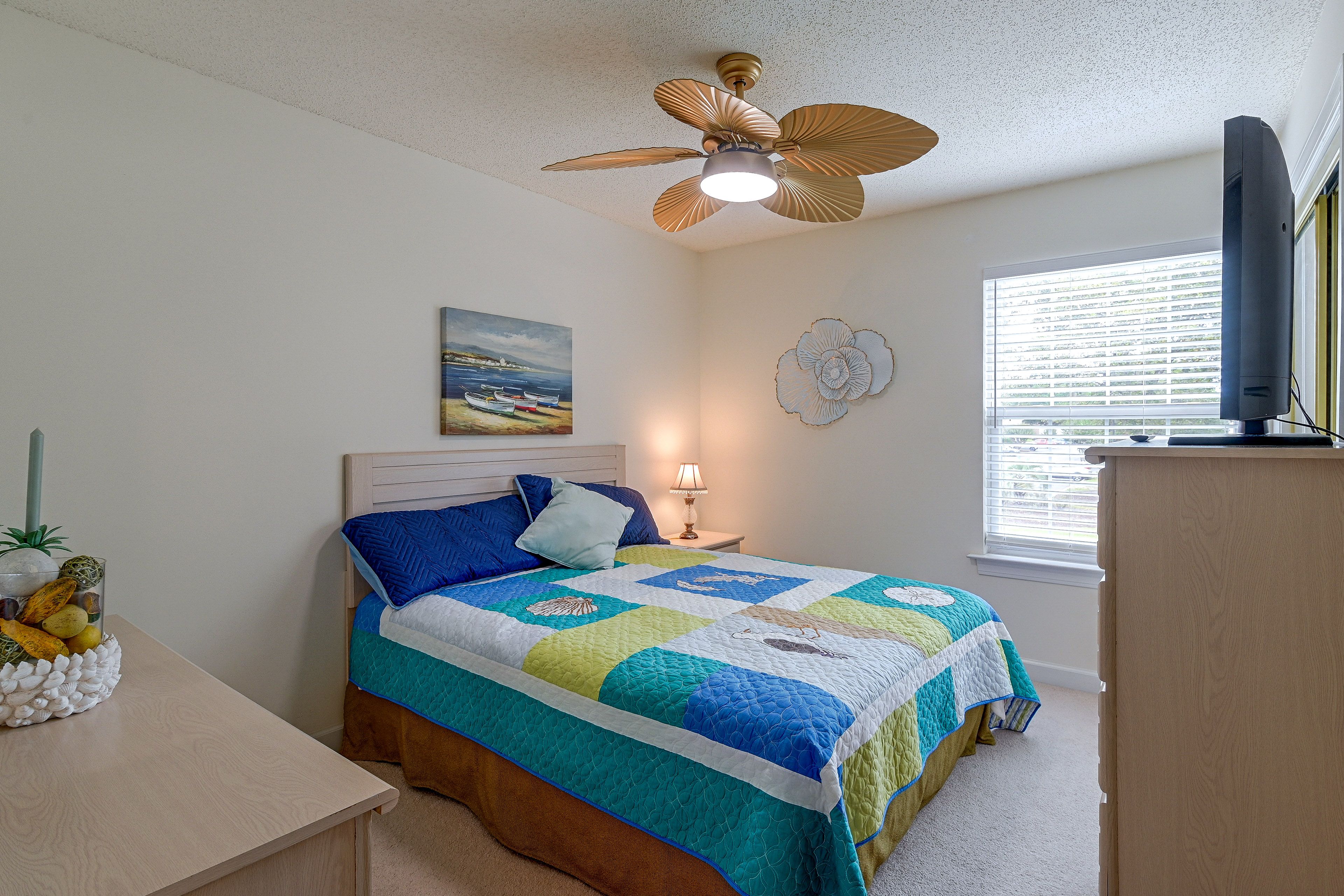 Bedroom 3 | Queen Bed