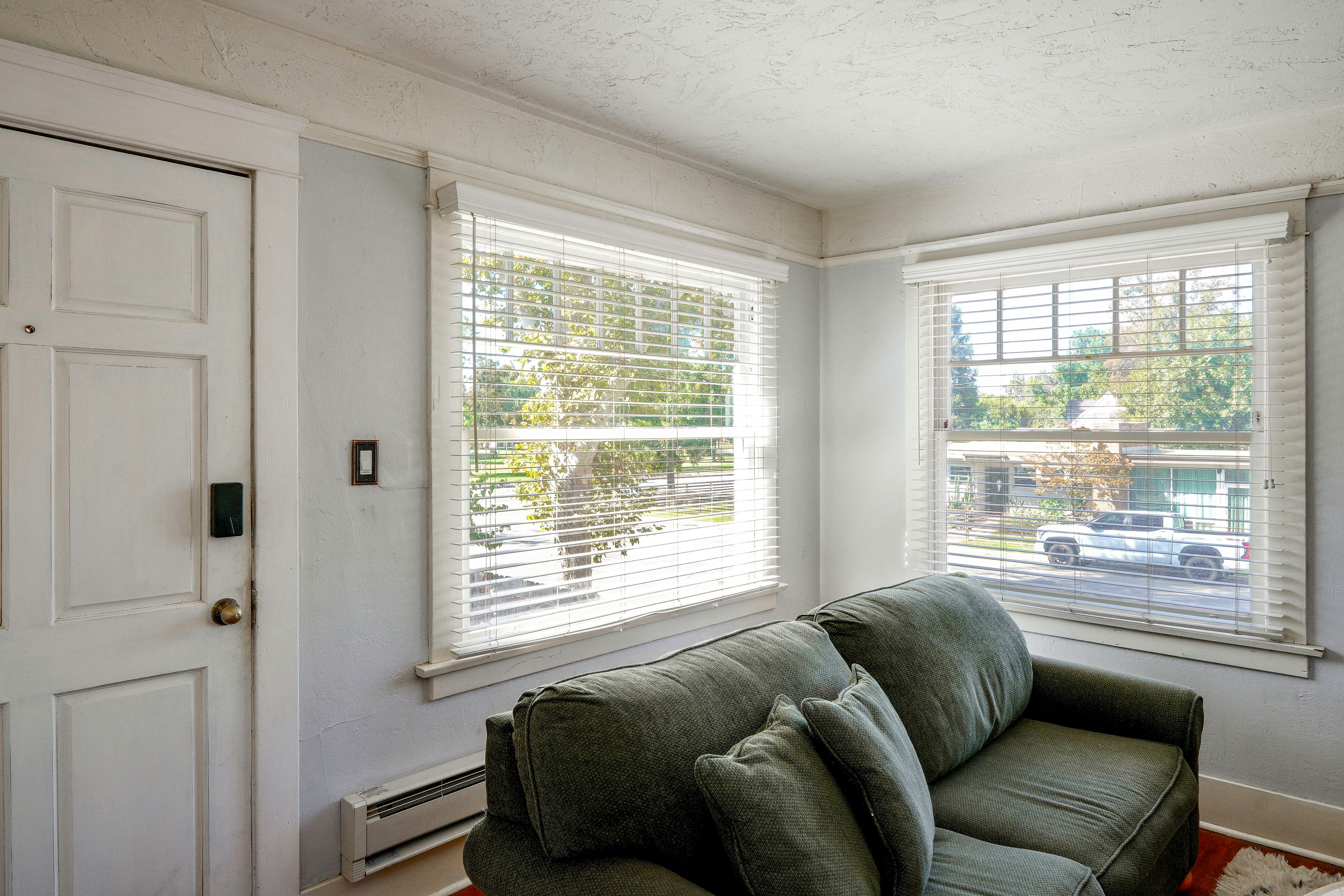 Living Room | Queen Sleeper Sofa