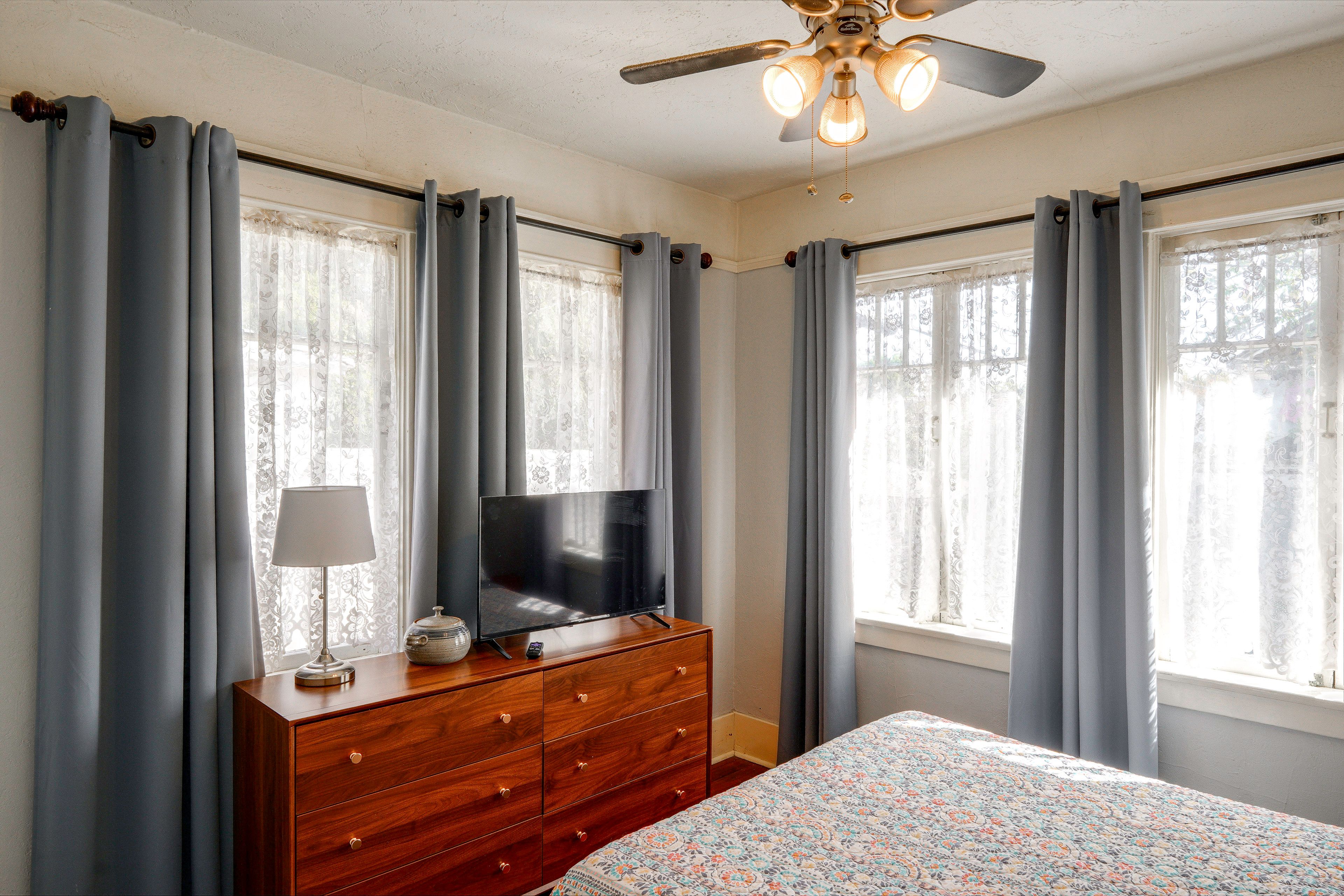 Bedroom | Full Bed