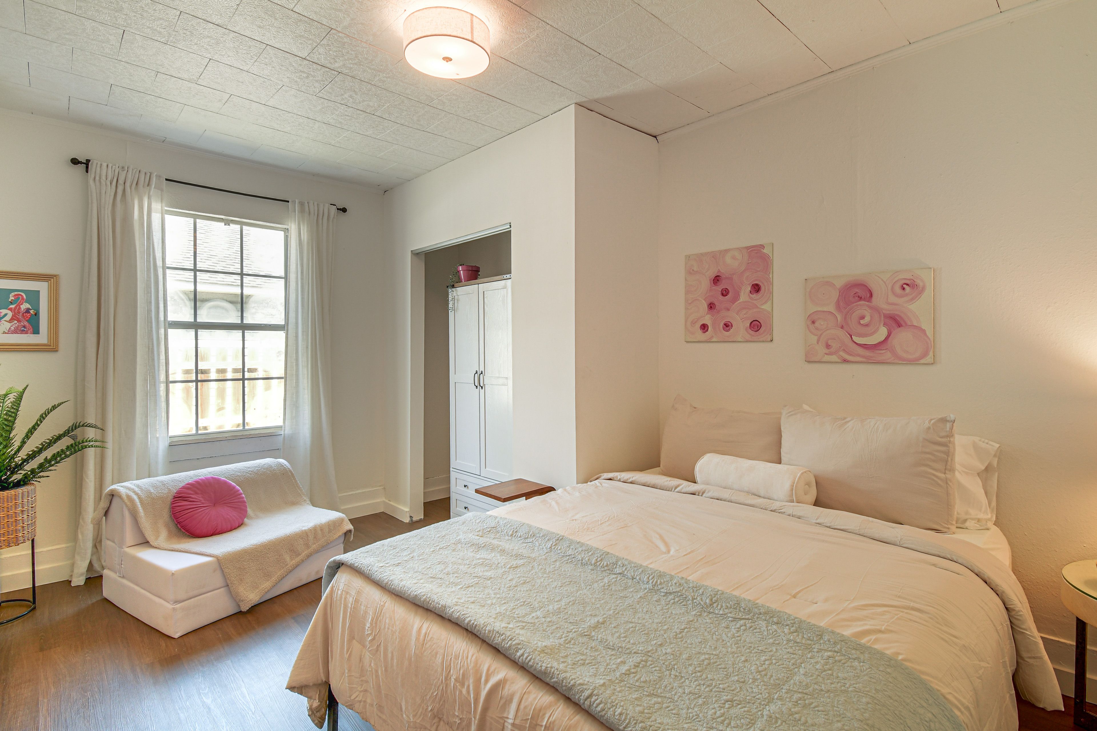Bedroom 3 | Queen Bed