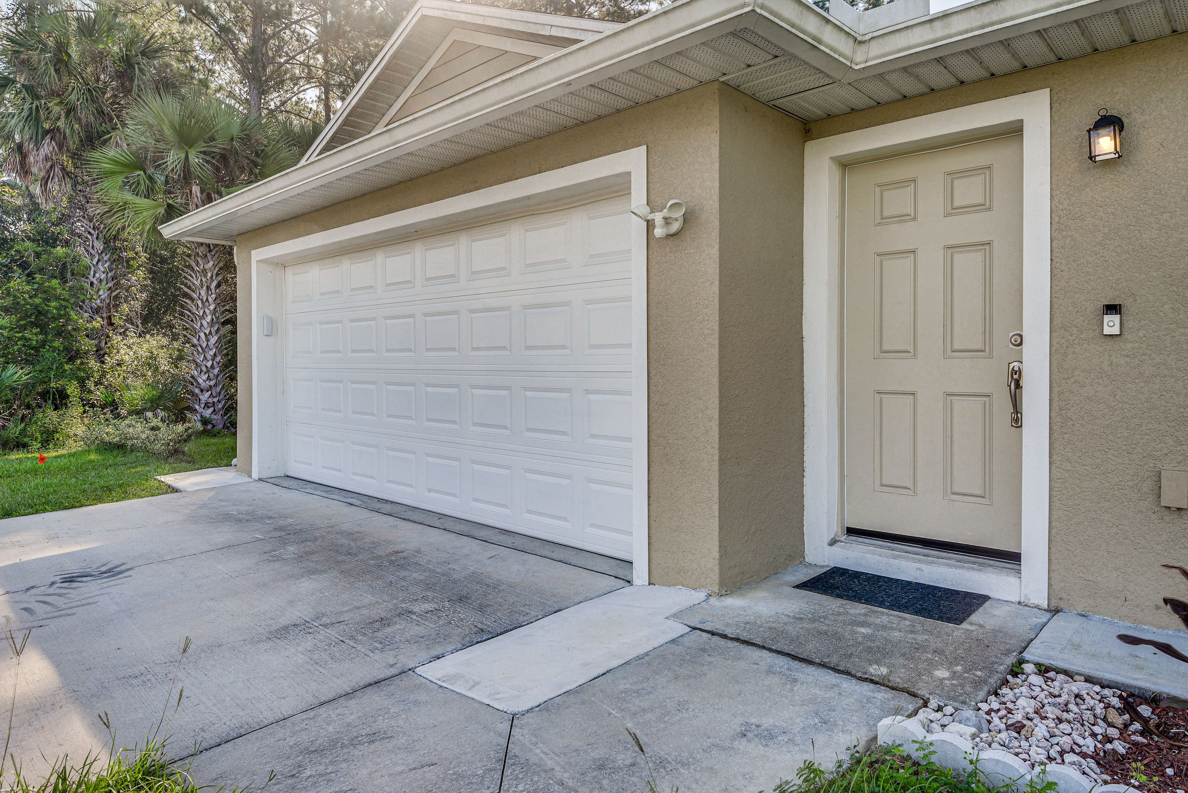 Parking | Garage (2 Vehicles) | Driveway (2 Vehicles)