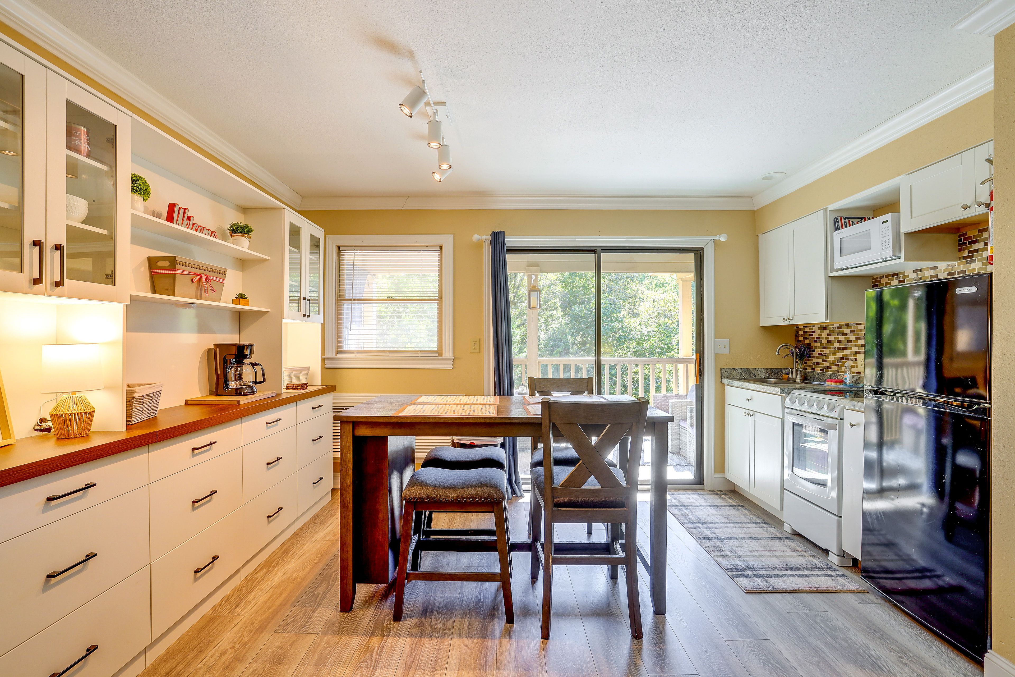 Dining Area & Kitchen | Open Floor Plan