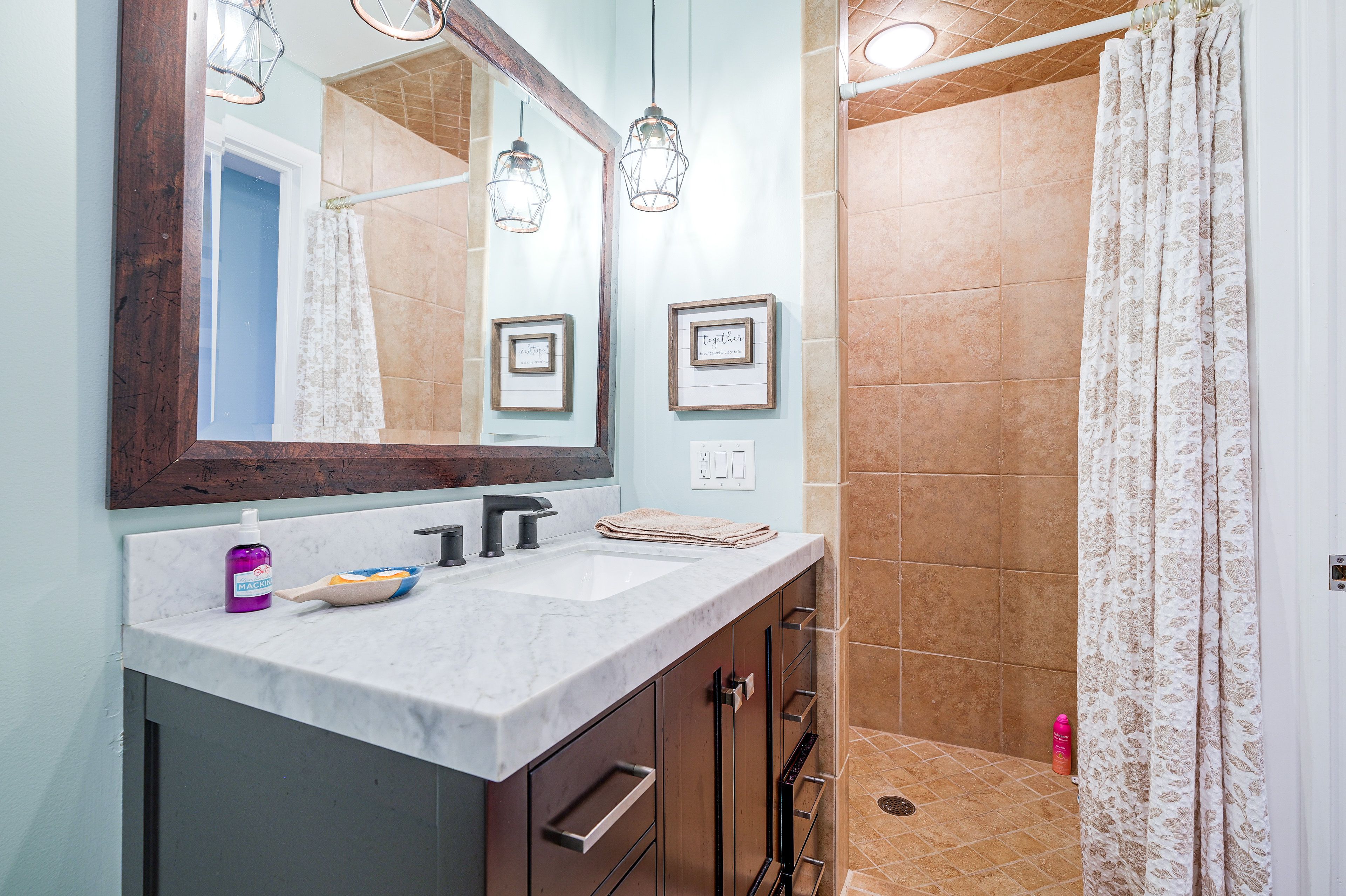 Bathroom | 1st Floor