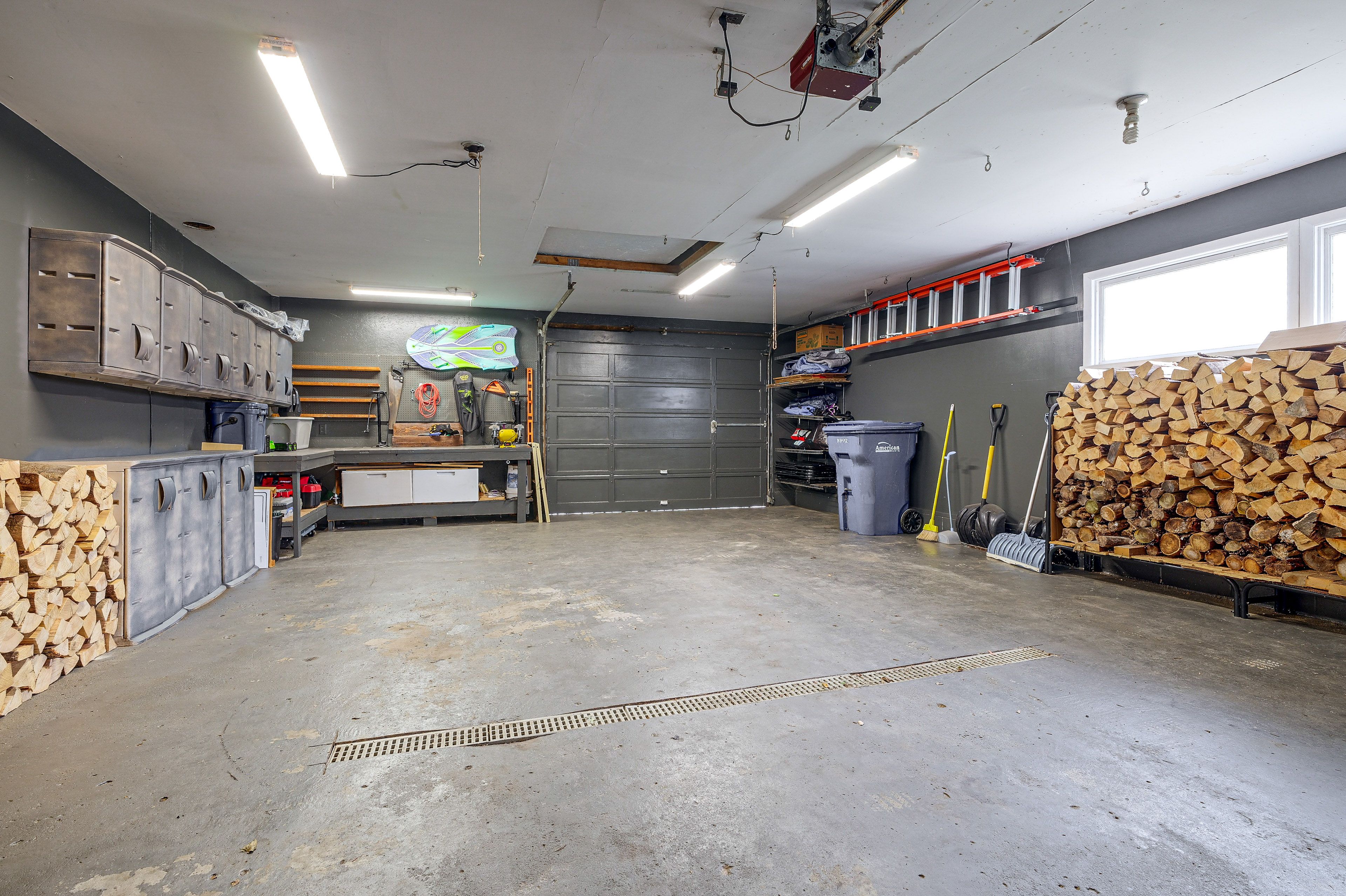 Garage Parking (2 Vehicles)