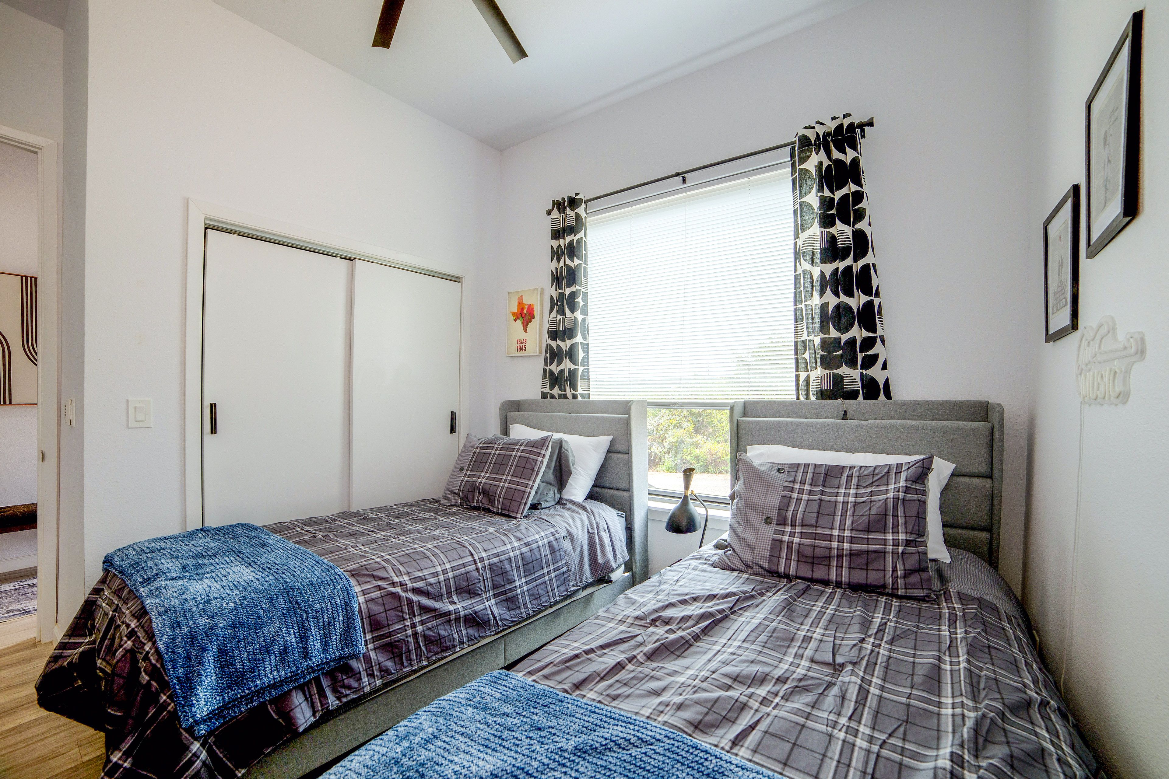 Bedroom 3 | 2 Twin Beds
