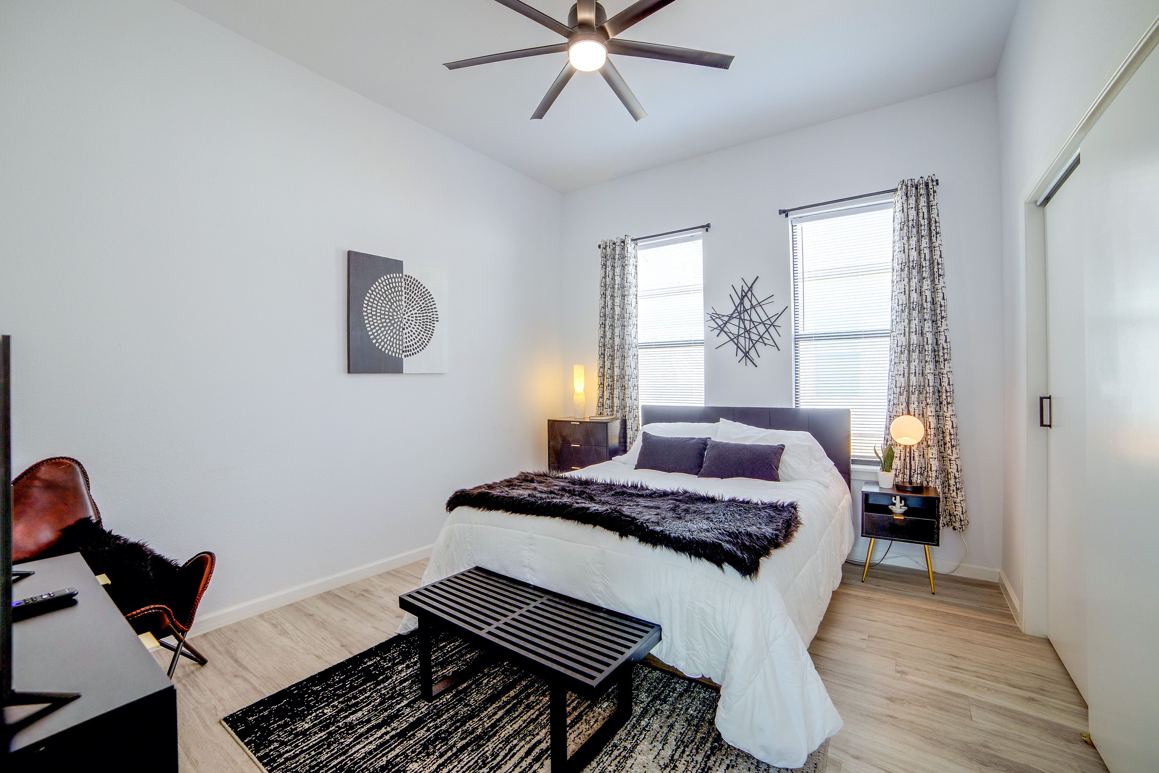 Bedroom 2 | Queen Bed