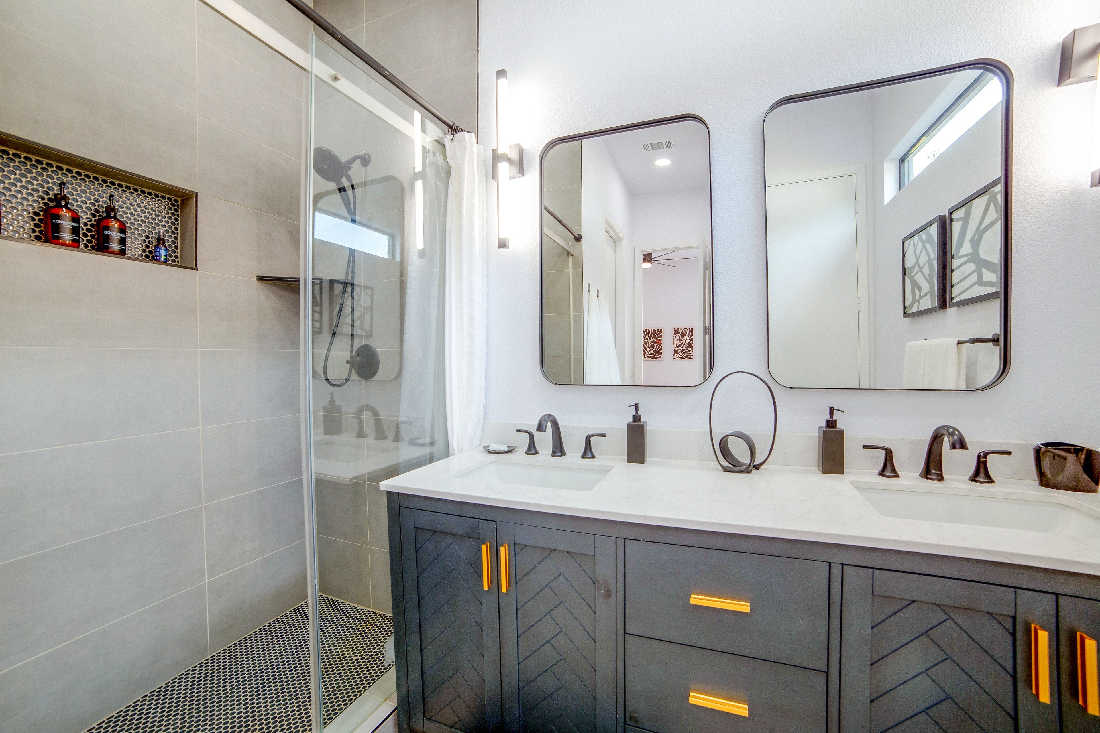 En-Suite Bathroom