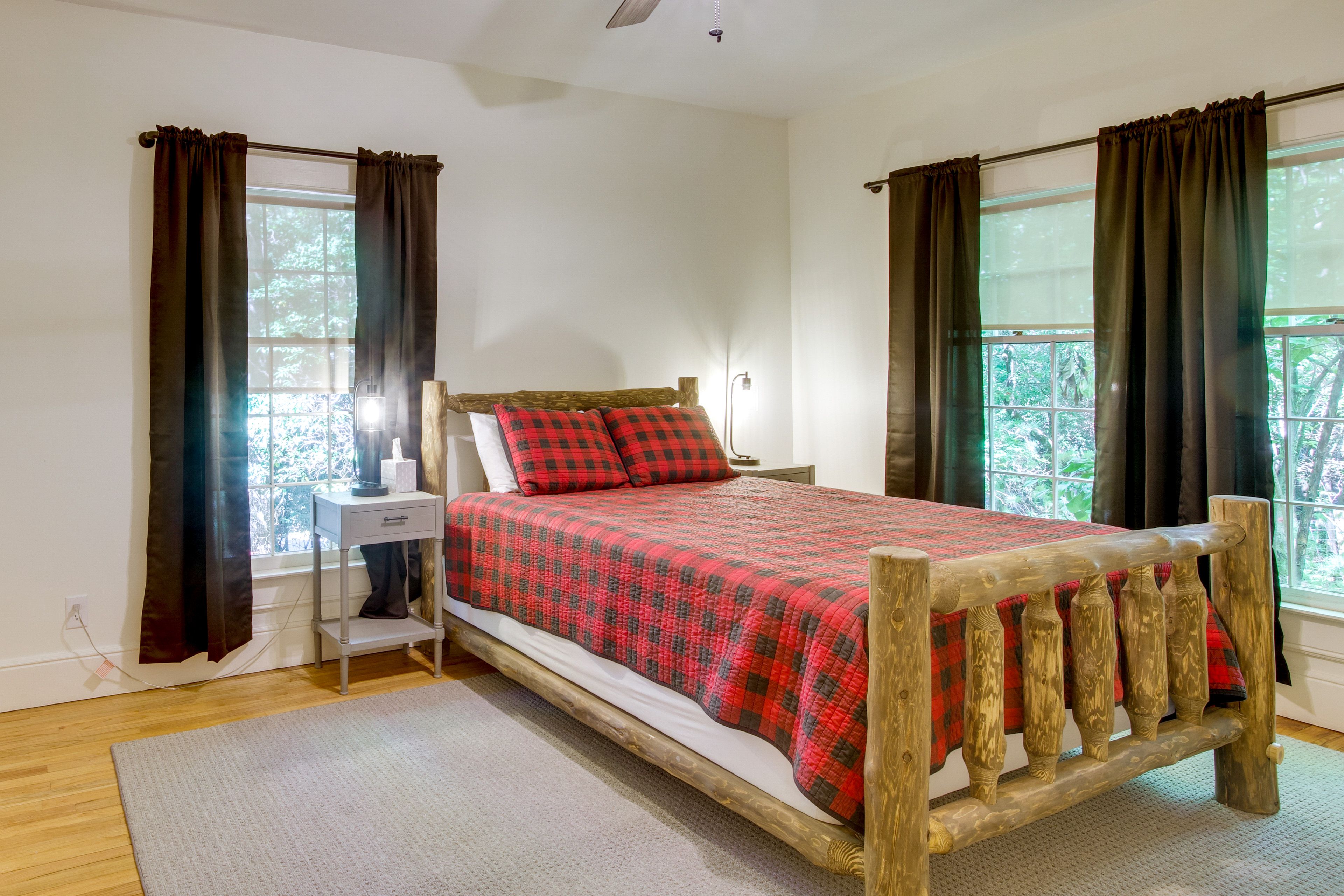 Bedroom 2 | Queen Bed | 1st Floor