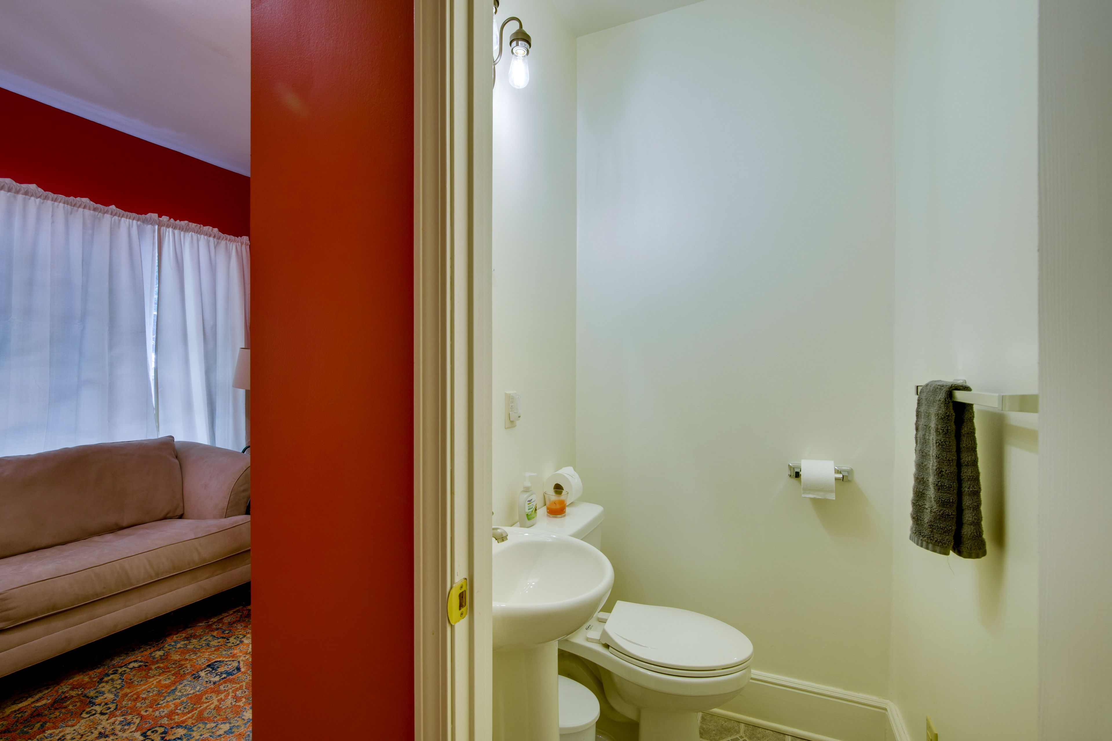 En-Suite Half Bath | 1st Floor