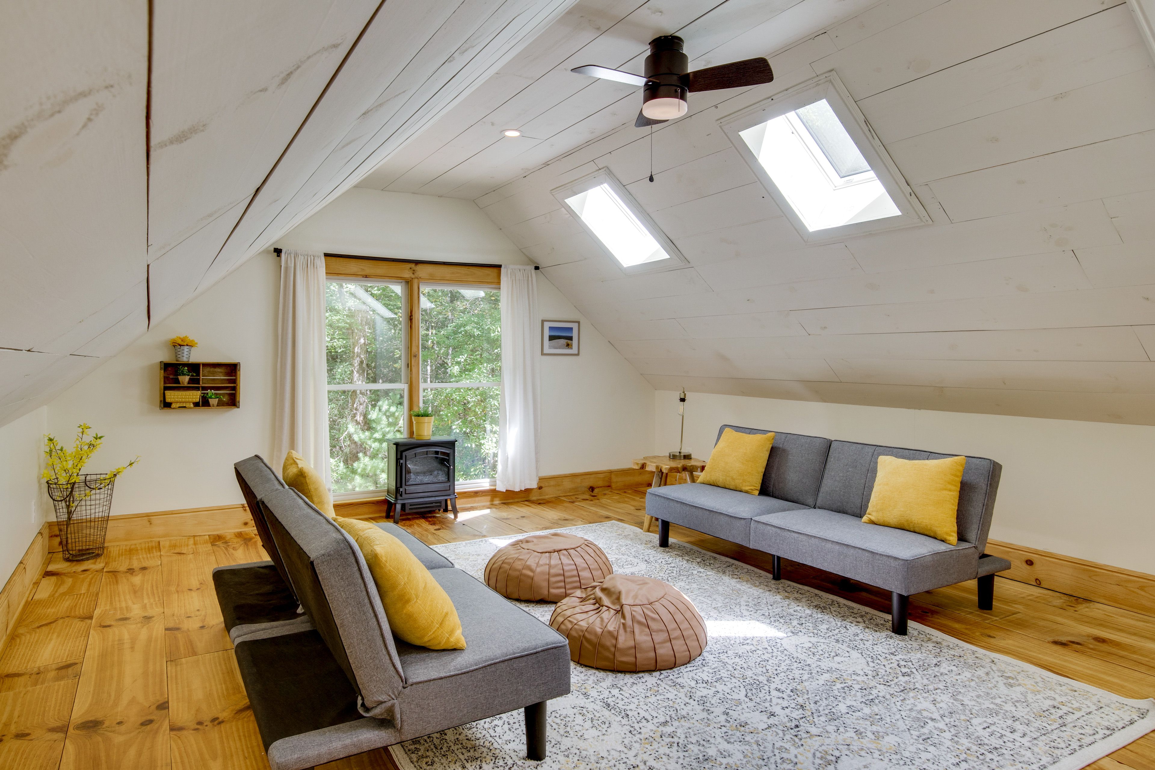 Bedroom 4 | 2 Twin Futons | 2nd Floor