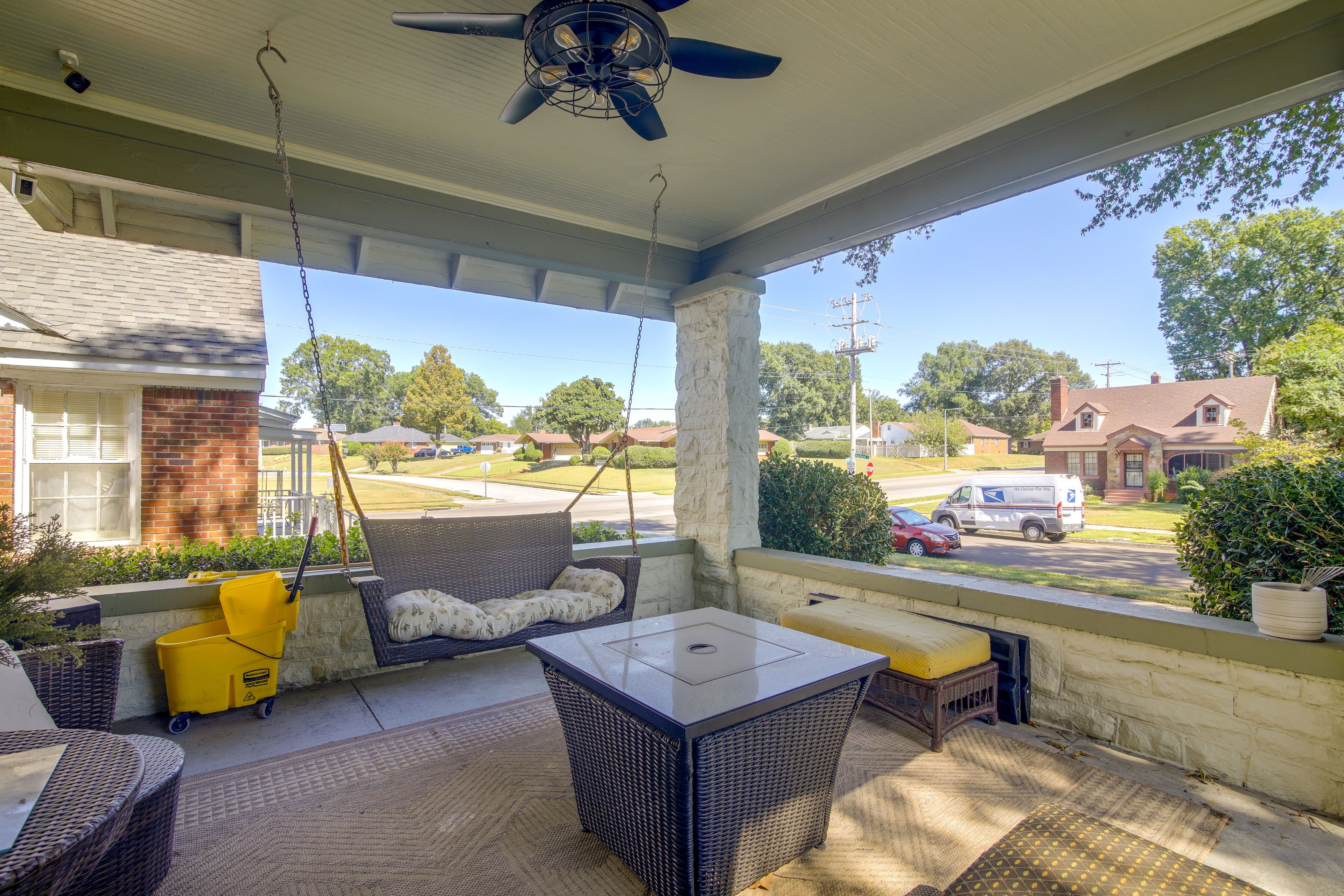 Memphis Vacation Rental | 2BR | 1BA | 1,400 Sq Ft | Stairs Required