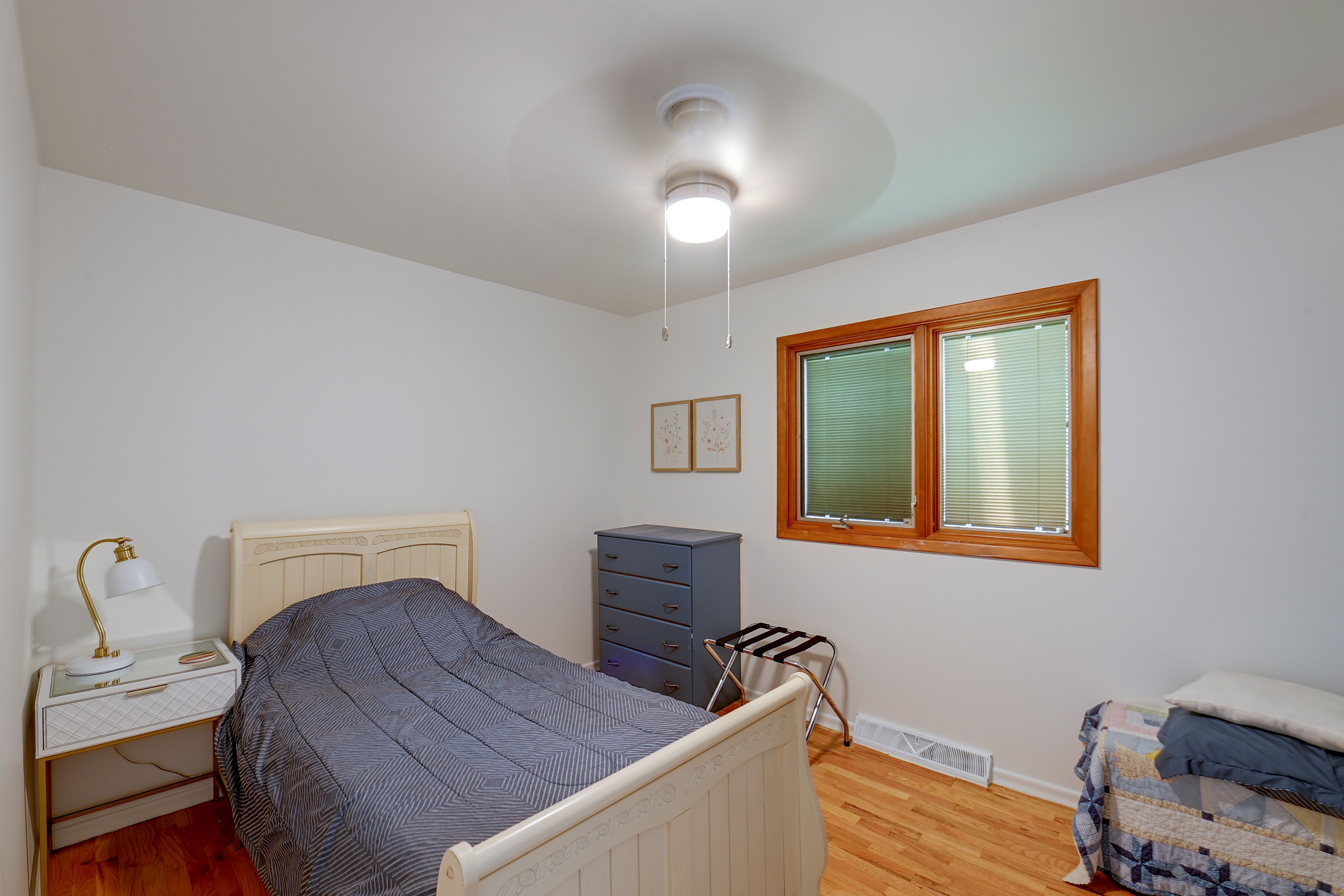 Bedroom | Twin Bed | 1st Floor