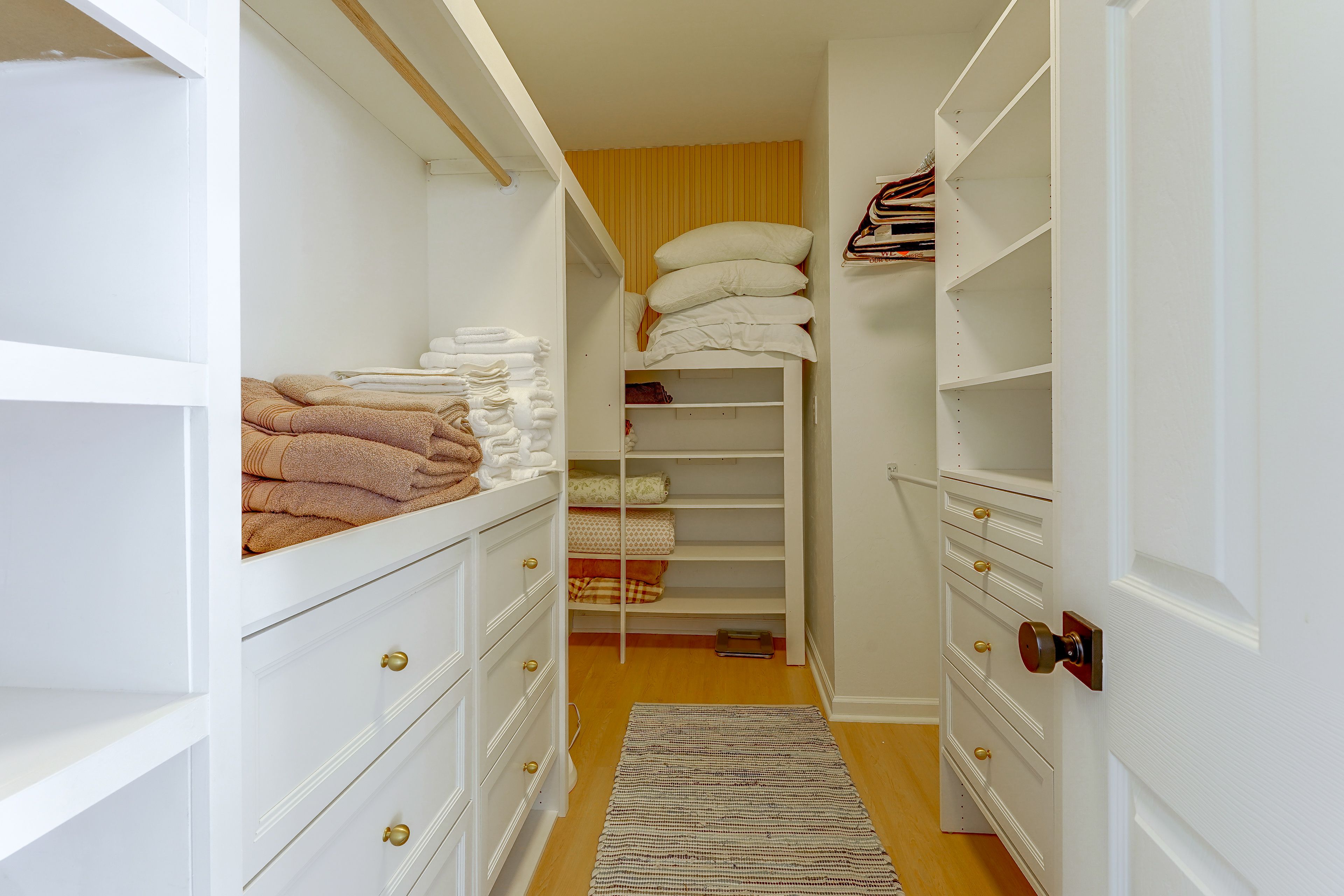 Main House | Walk-In Closet | 2nd Floor