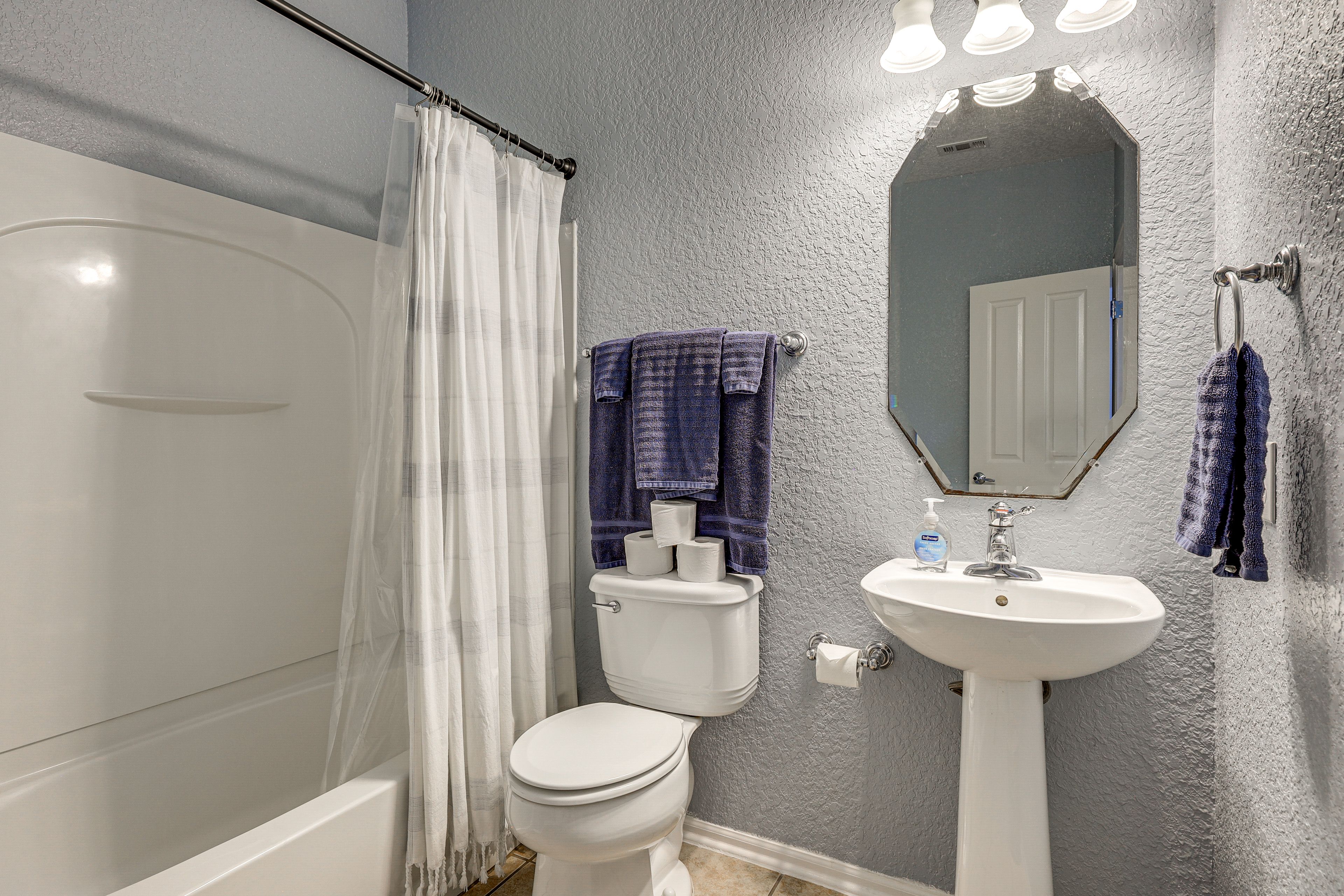 Bathroom | 1st Floor