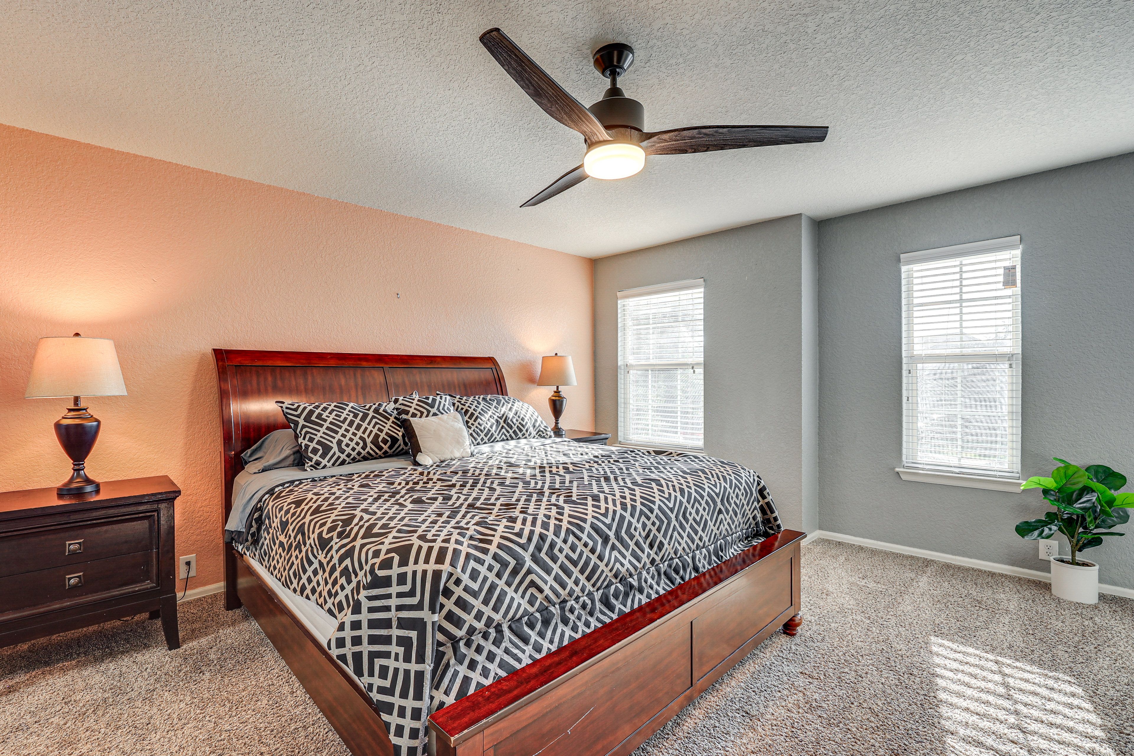 Bedroom 5 | Queen Bed | 2nd Floor