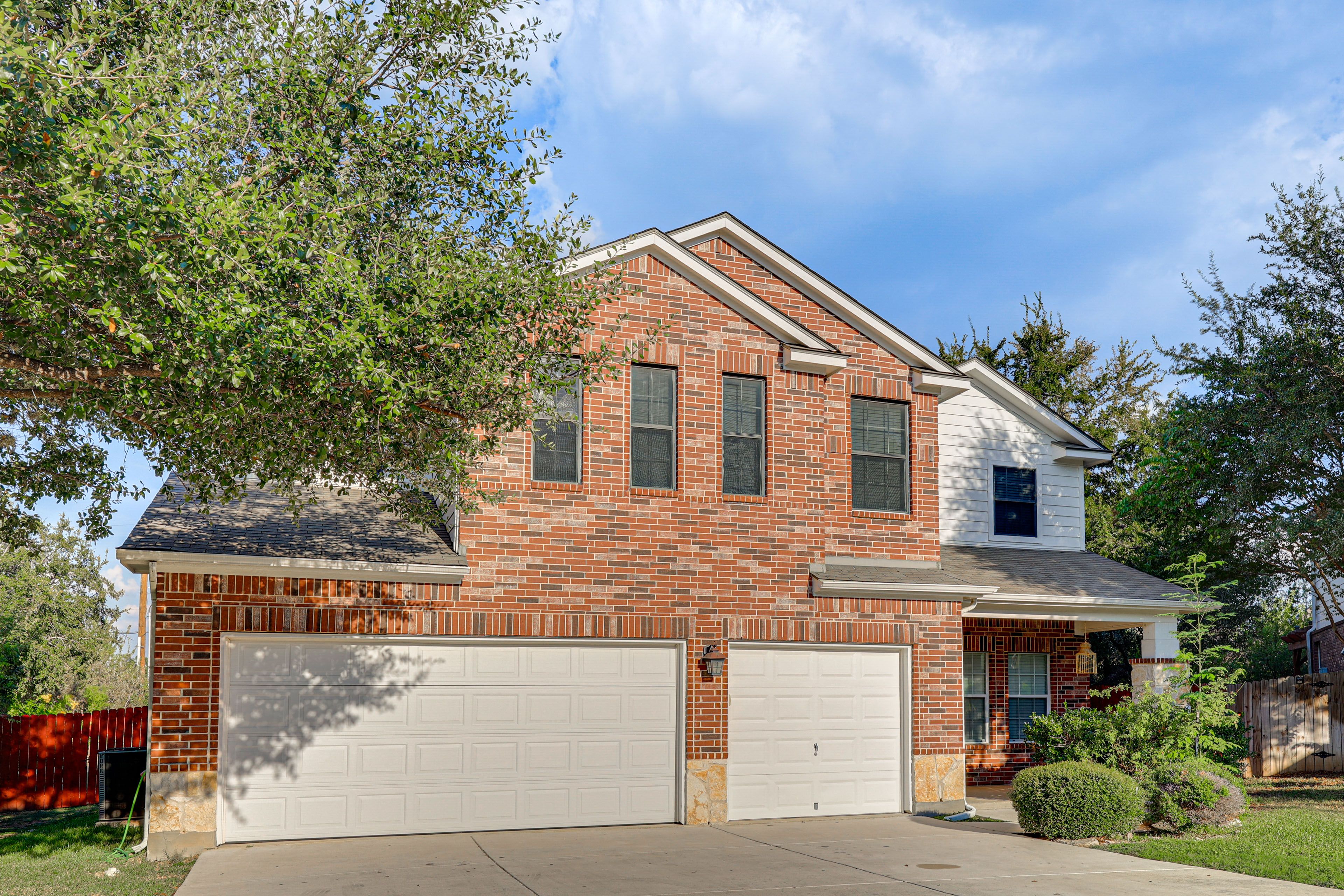 Exterior | Driveway Parking (4 Vehicles) | No Garage Parking