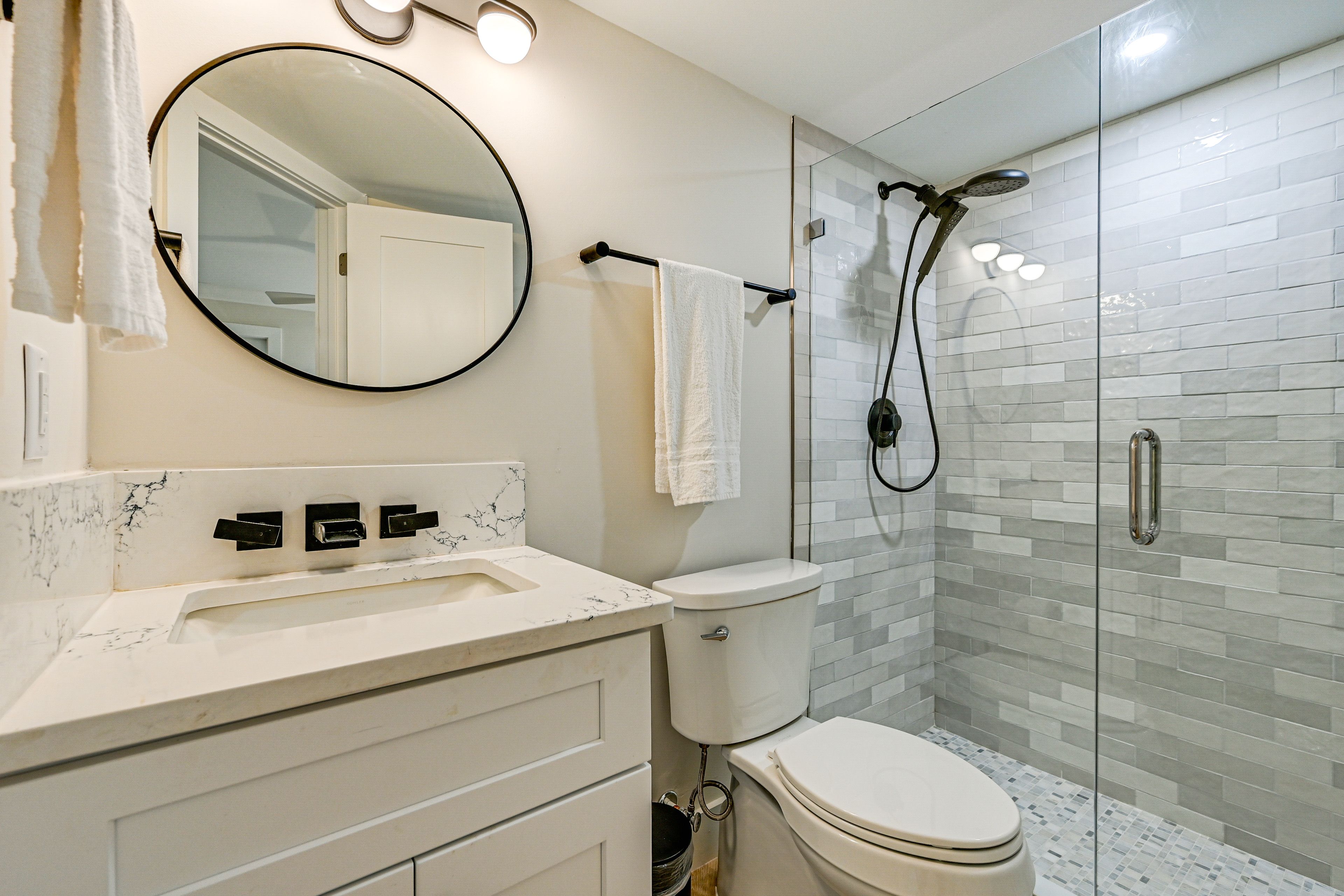 2-Bedroom Unit | En-Suite Bathroom