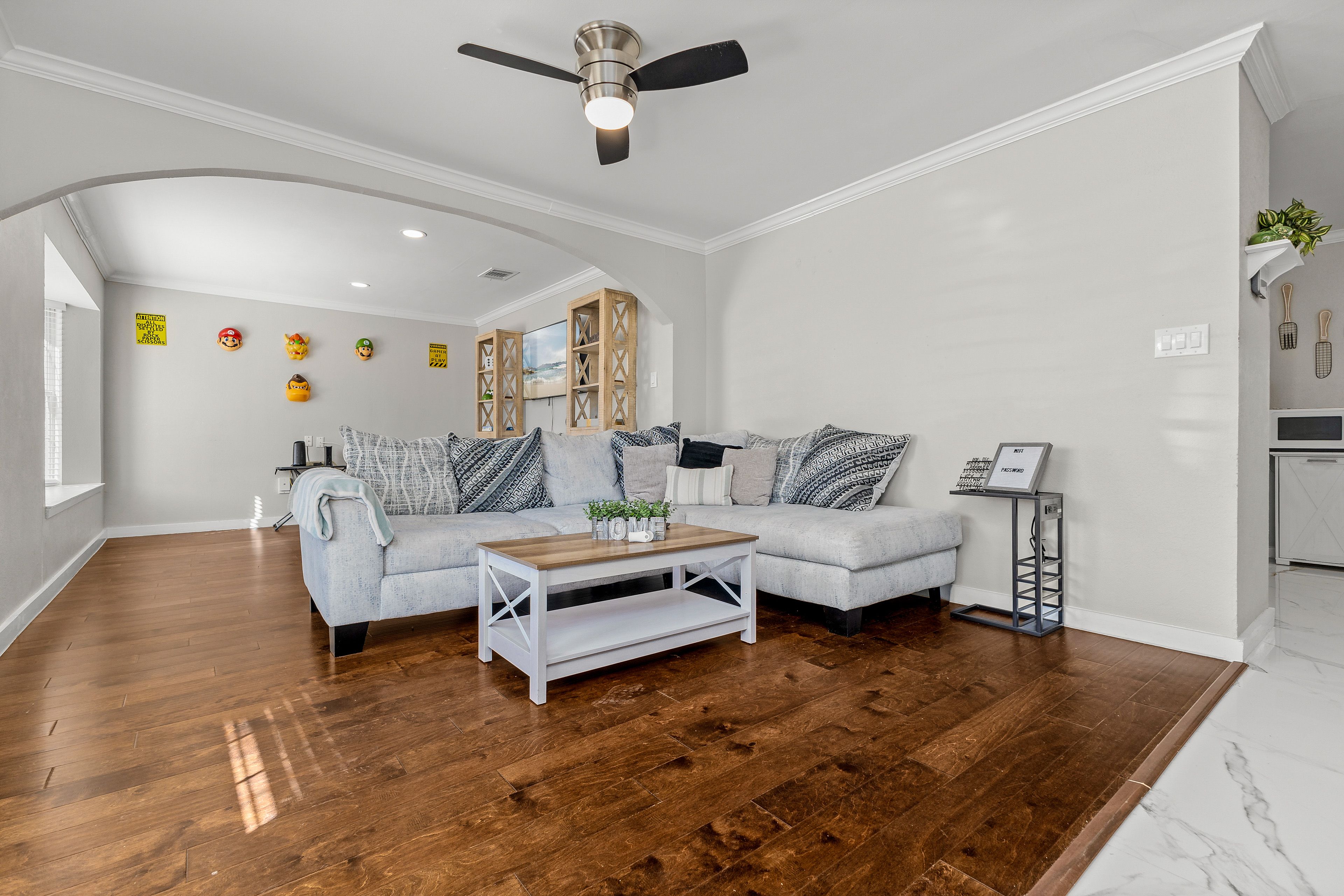 Living Room | 2 TVs