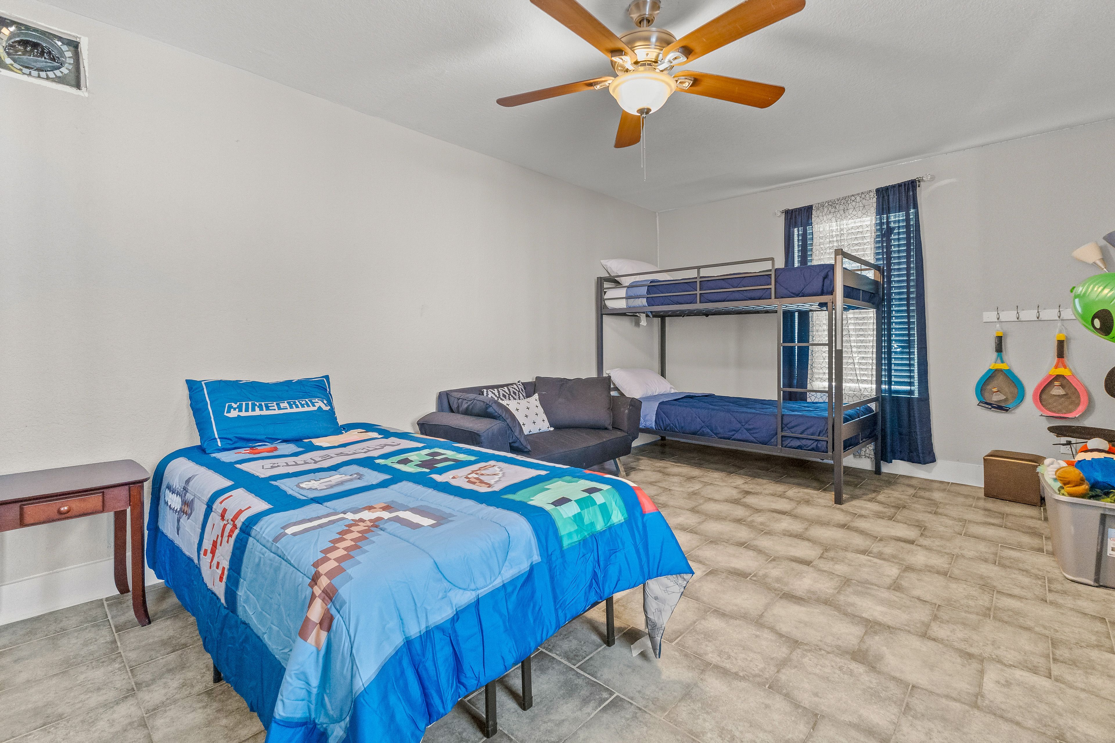 Bedroom | Twin Bed | Twin Bunk Bed | Children's Books & Toys | TV