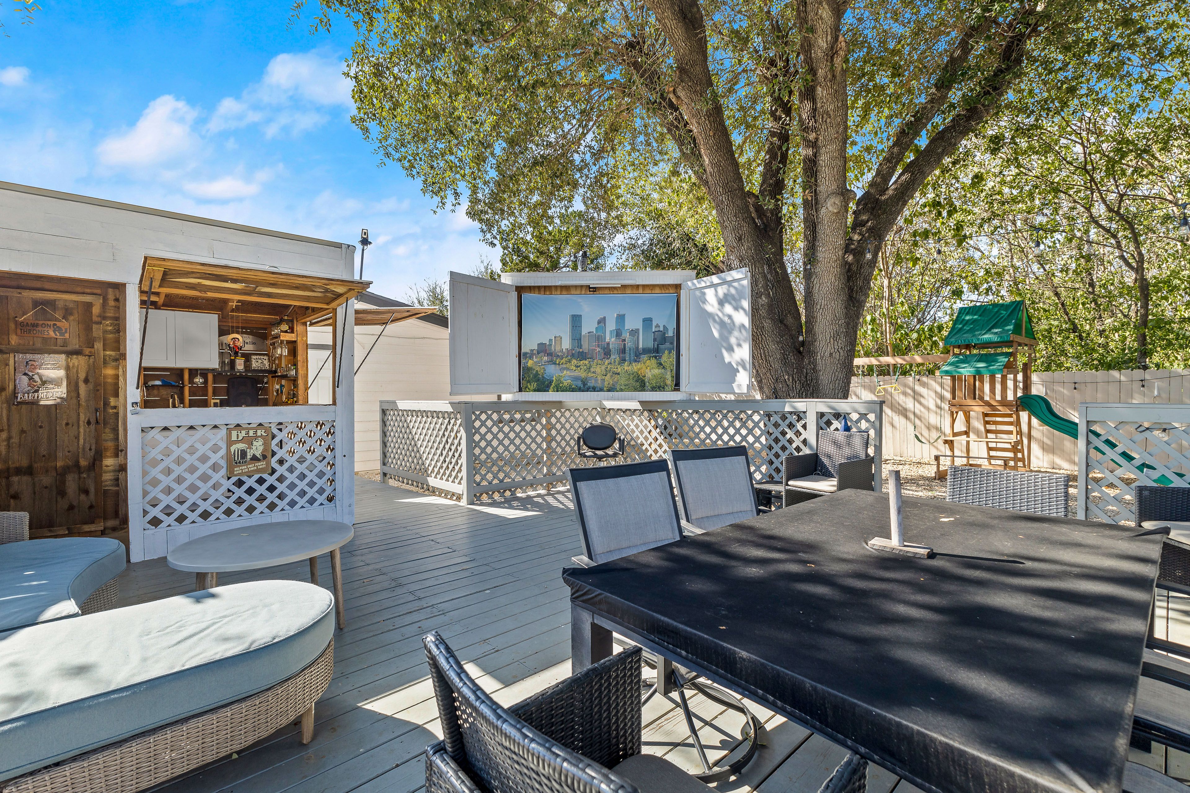 Outdoor Entertainment Area