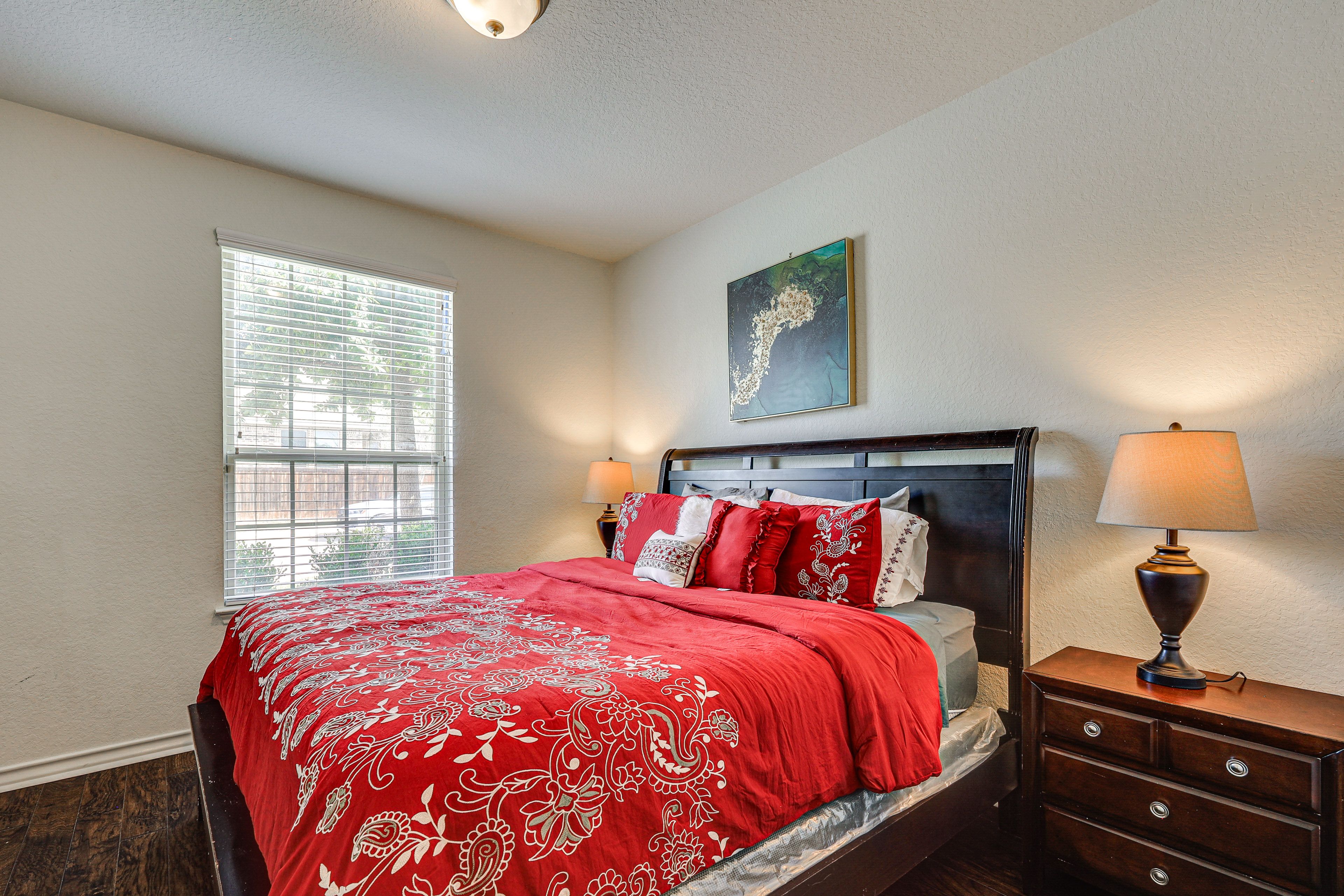 Bedroom 2 | King Bed | 1st Floor