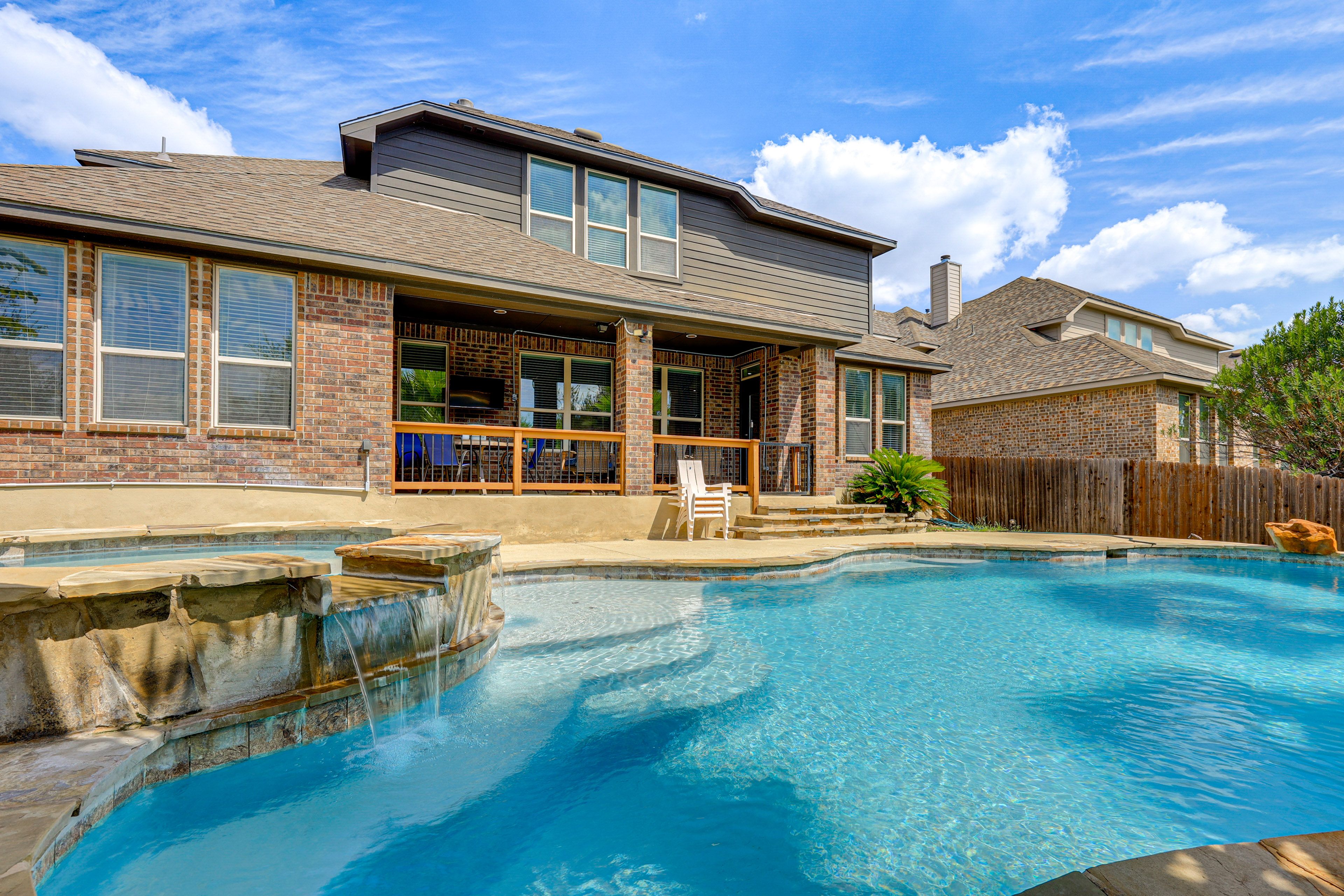 San Antonio Vacation Rental | 7BR | 4BA | 4,100 Sq Ft | Stairs Required
