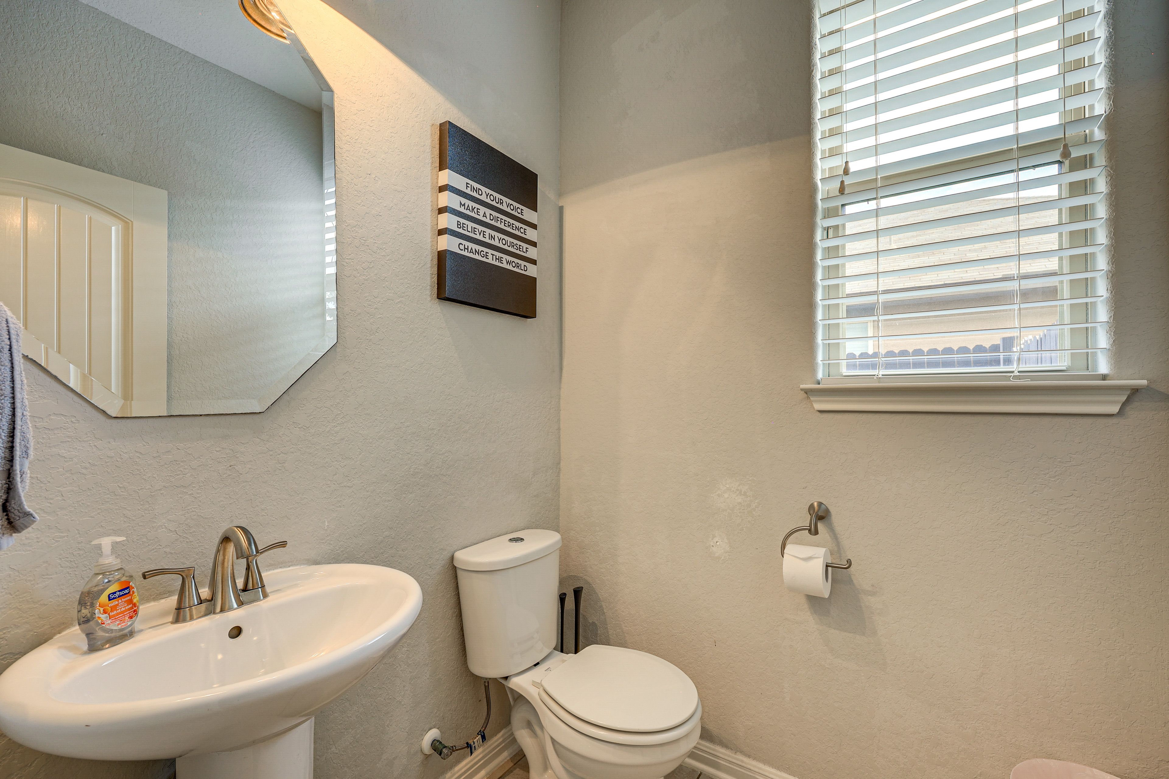 Half Bathroom | 1st Floor