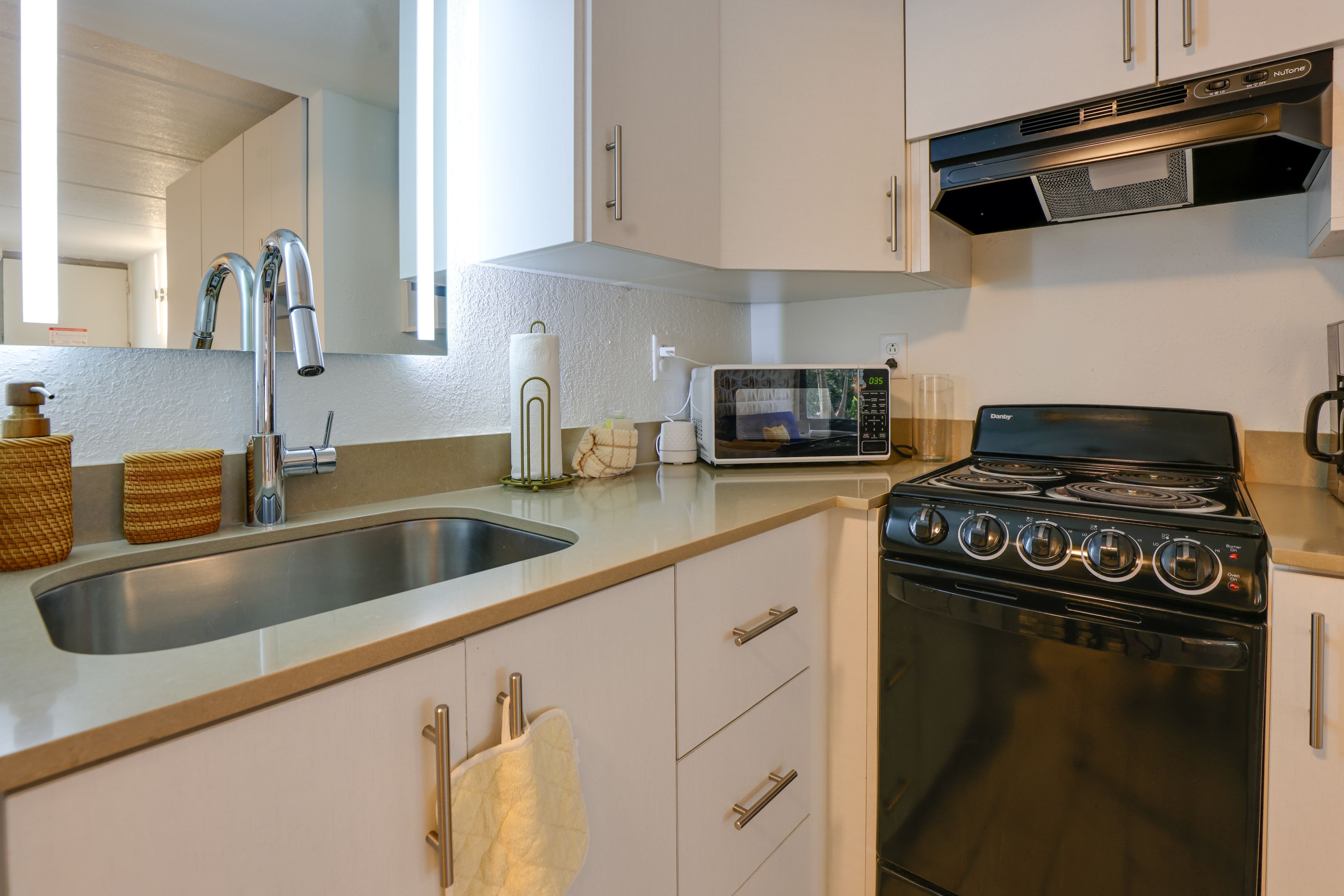 Kitchen | Refrigerator