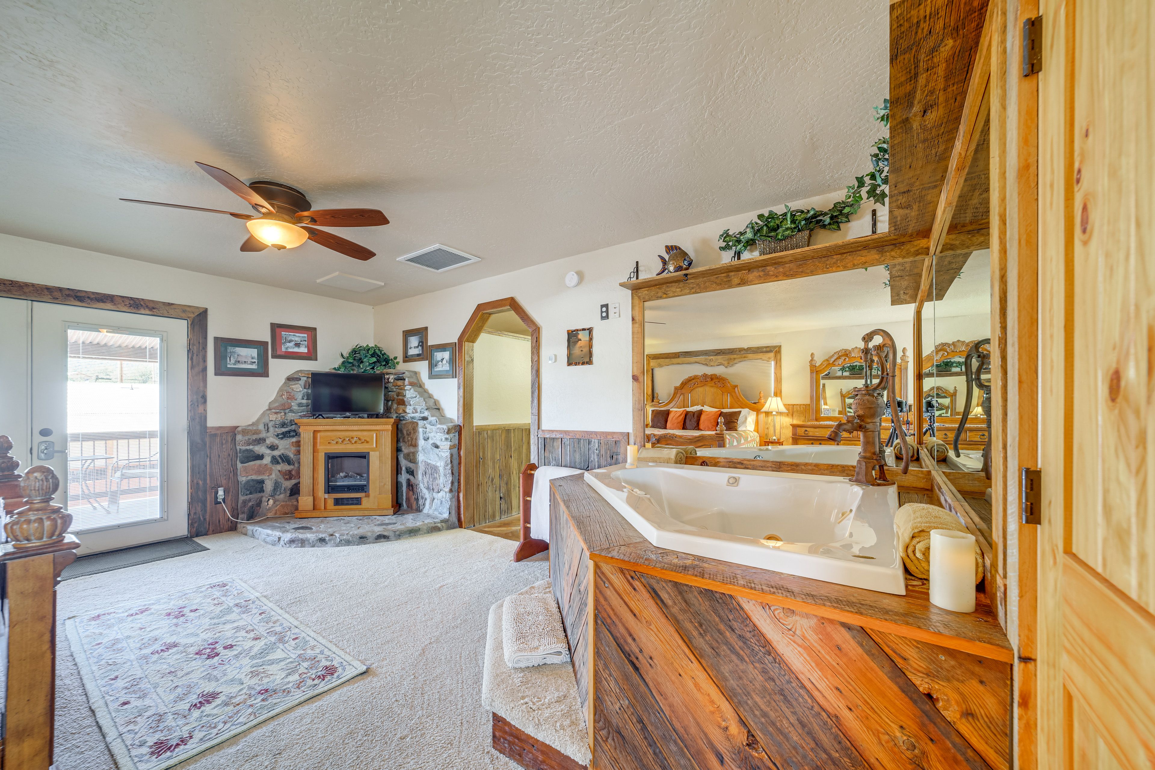 Main Interior | Smart TV | Electric Fireplace