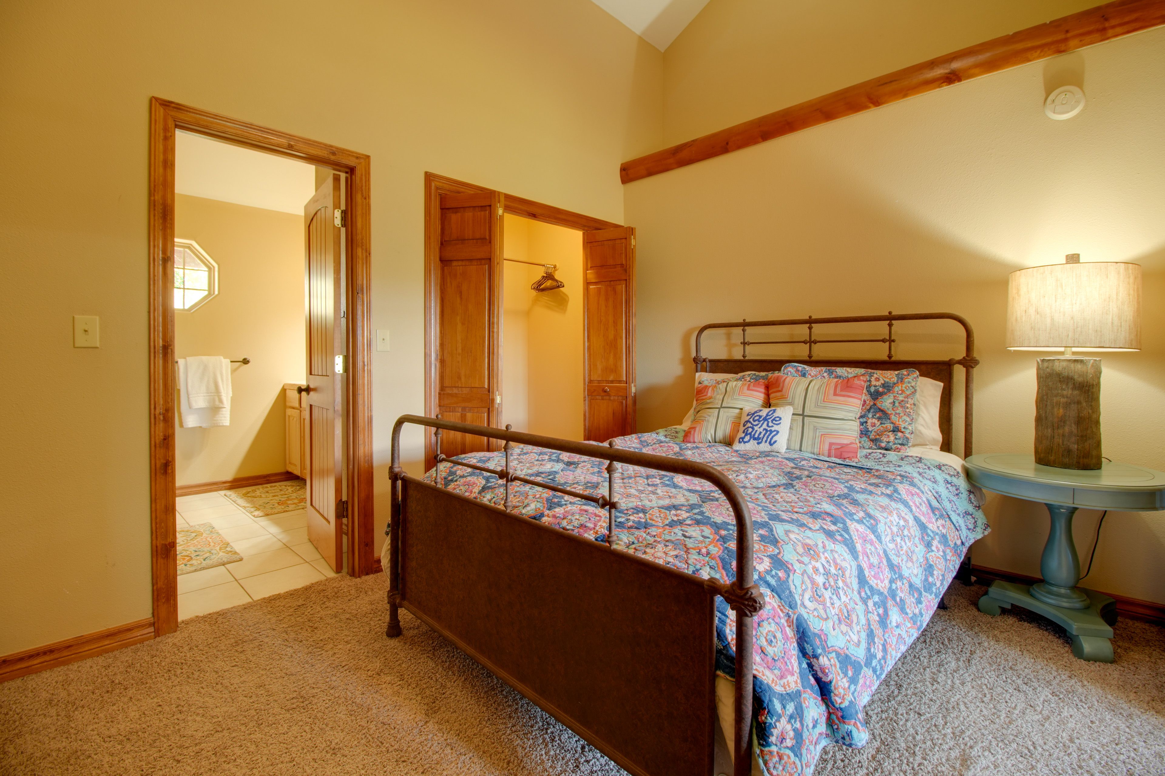 Bedroom 1 | Queen Bed | Main Floor